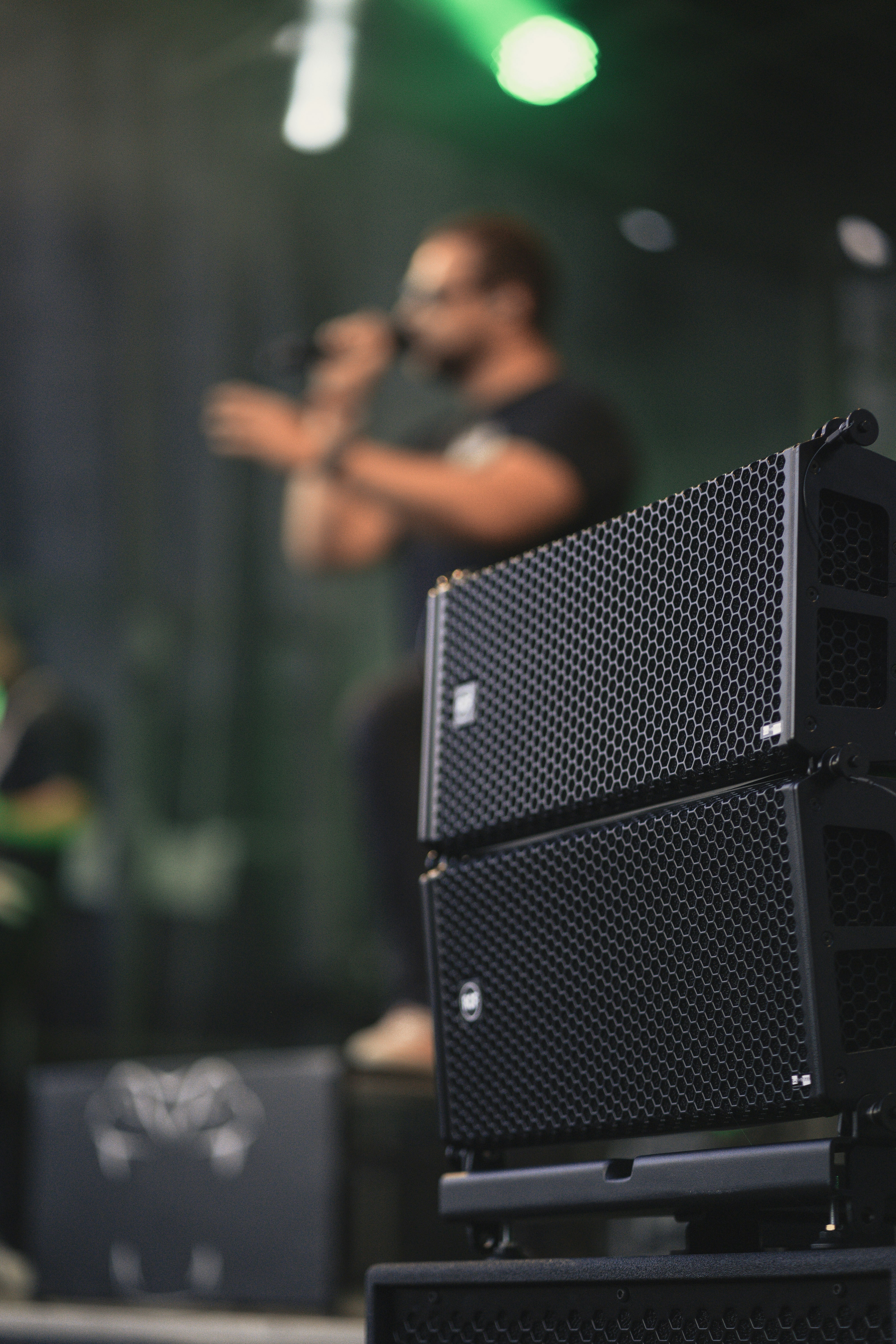 10 formas de mejorar tu sistema de sonido exterior este verano