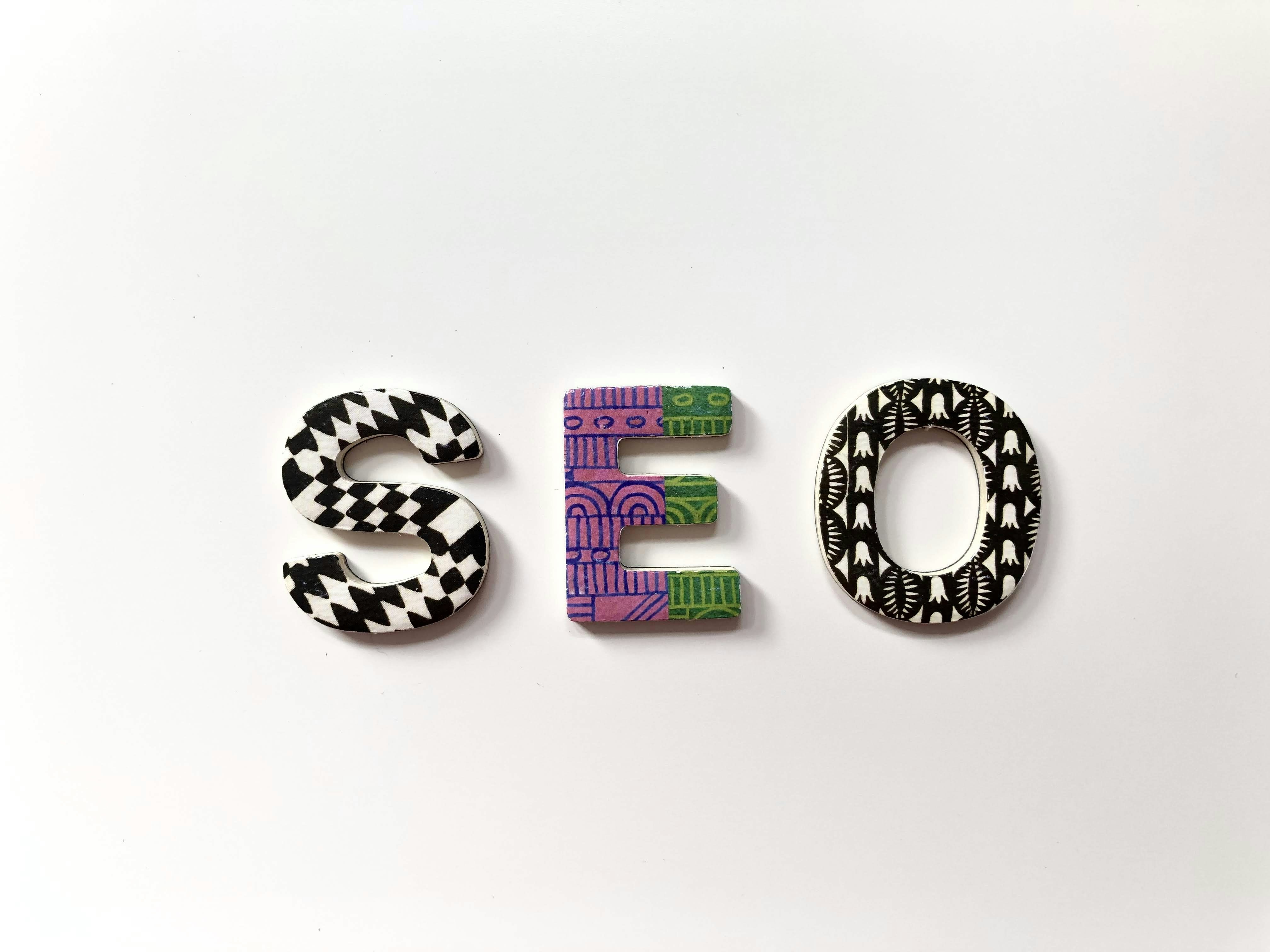 3 errores de SEO que están haciendo invisibles a las pequeñas empresas en la búsqueda con IA