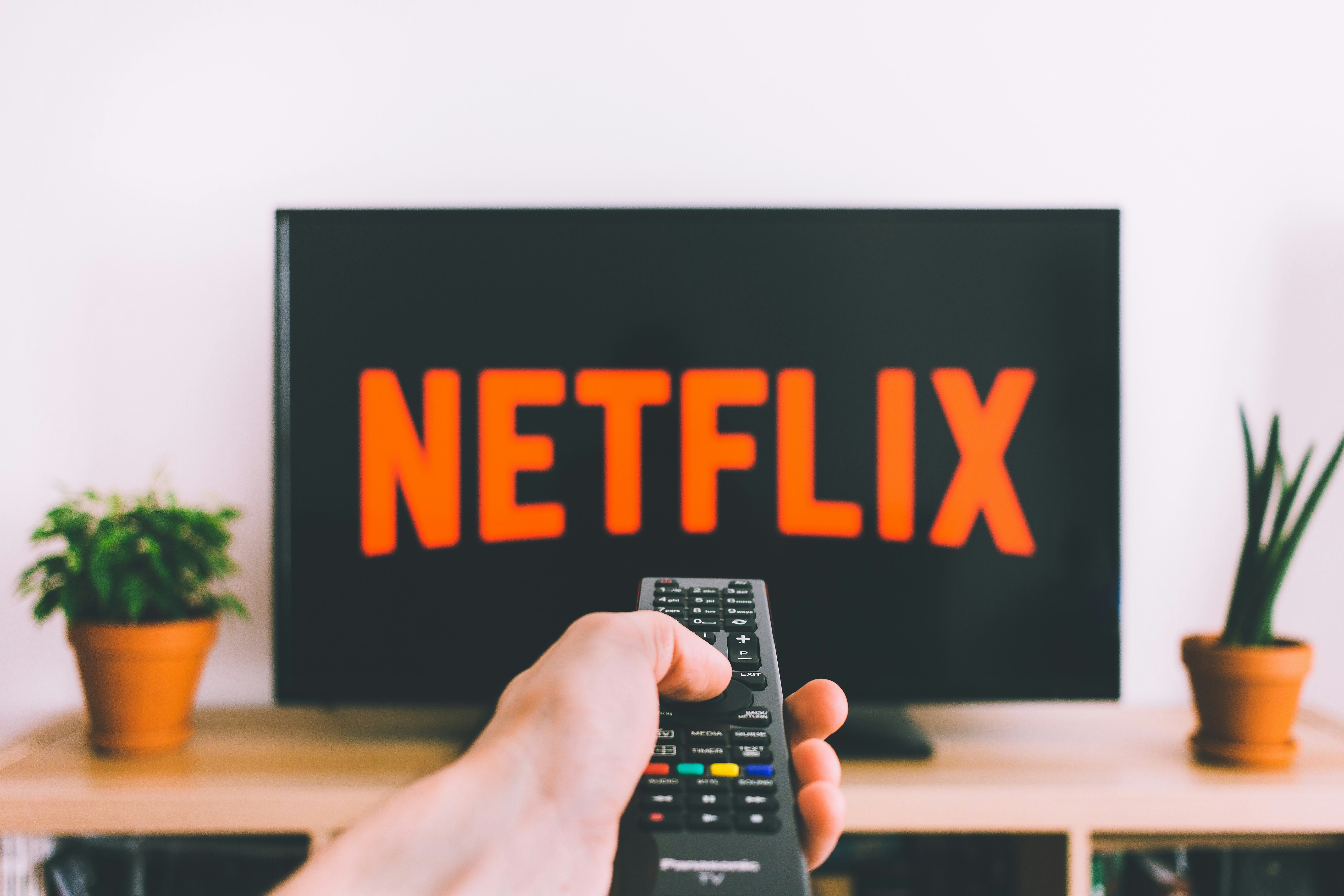 4 servicios de streaming "gratuitos" que añadieron tarifas silenciosamente (y qué usar en su lugar)