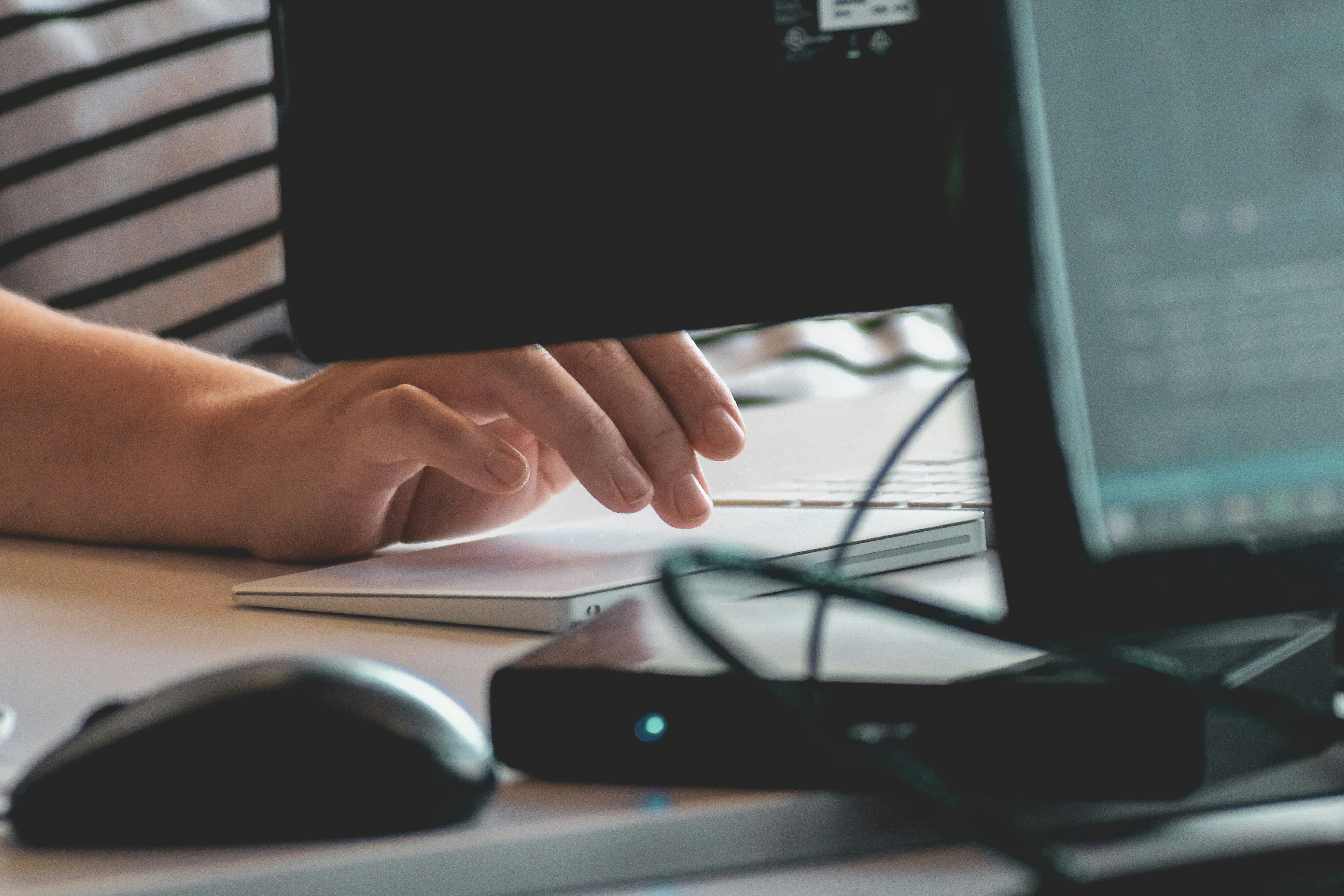 ¿Se puede acceder al agente de IA para documentos desde cualquier lugar?