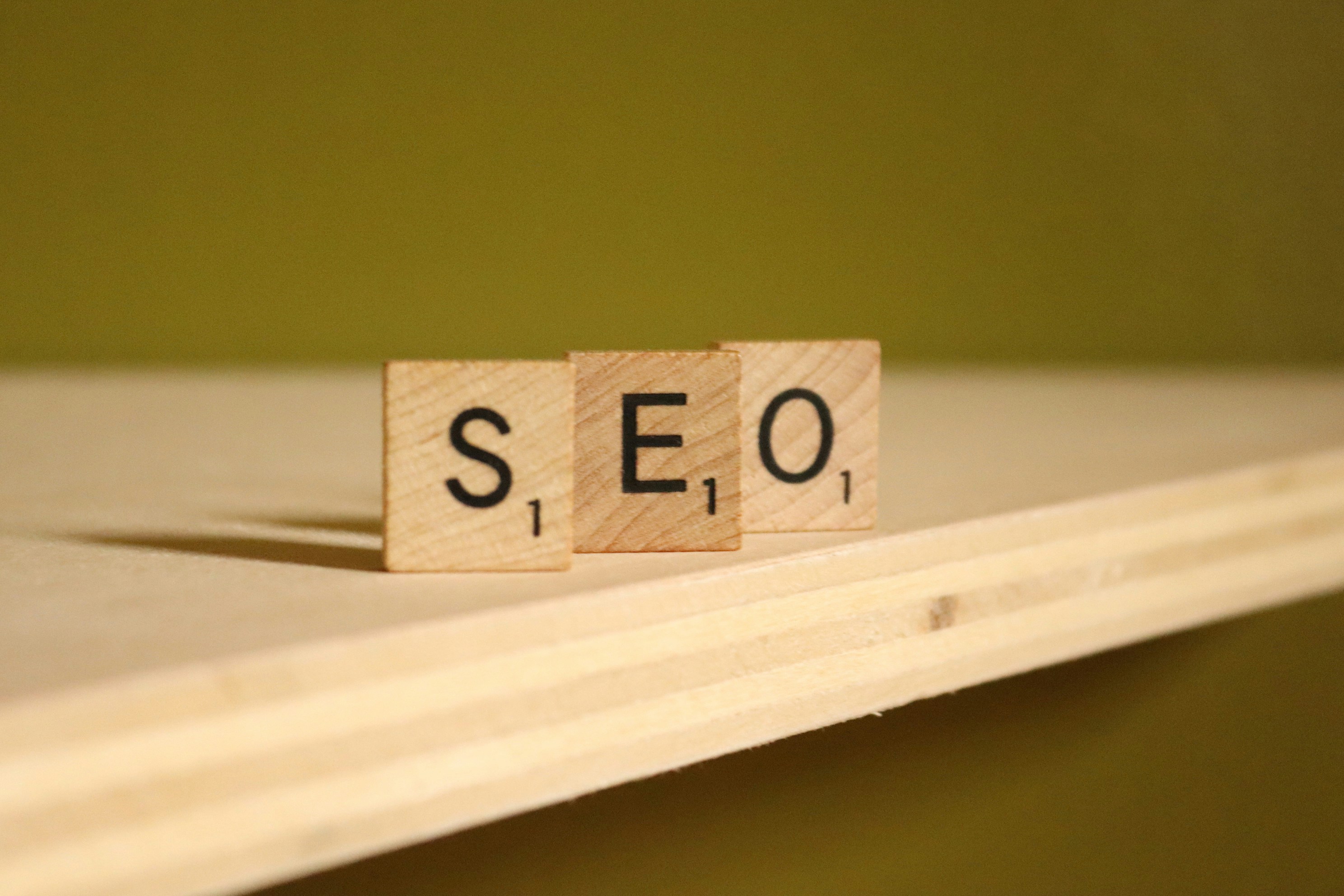 Buscadores de inteligencia artificial están cambiando el SEO: cómo posicionarte en la visión general de la AI de Google, perplexidad y ChatGPT