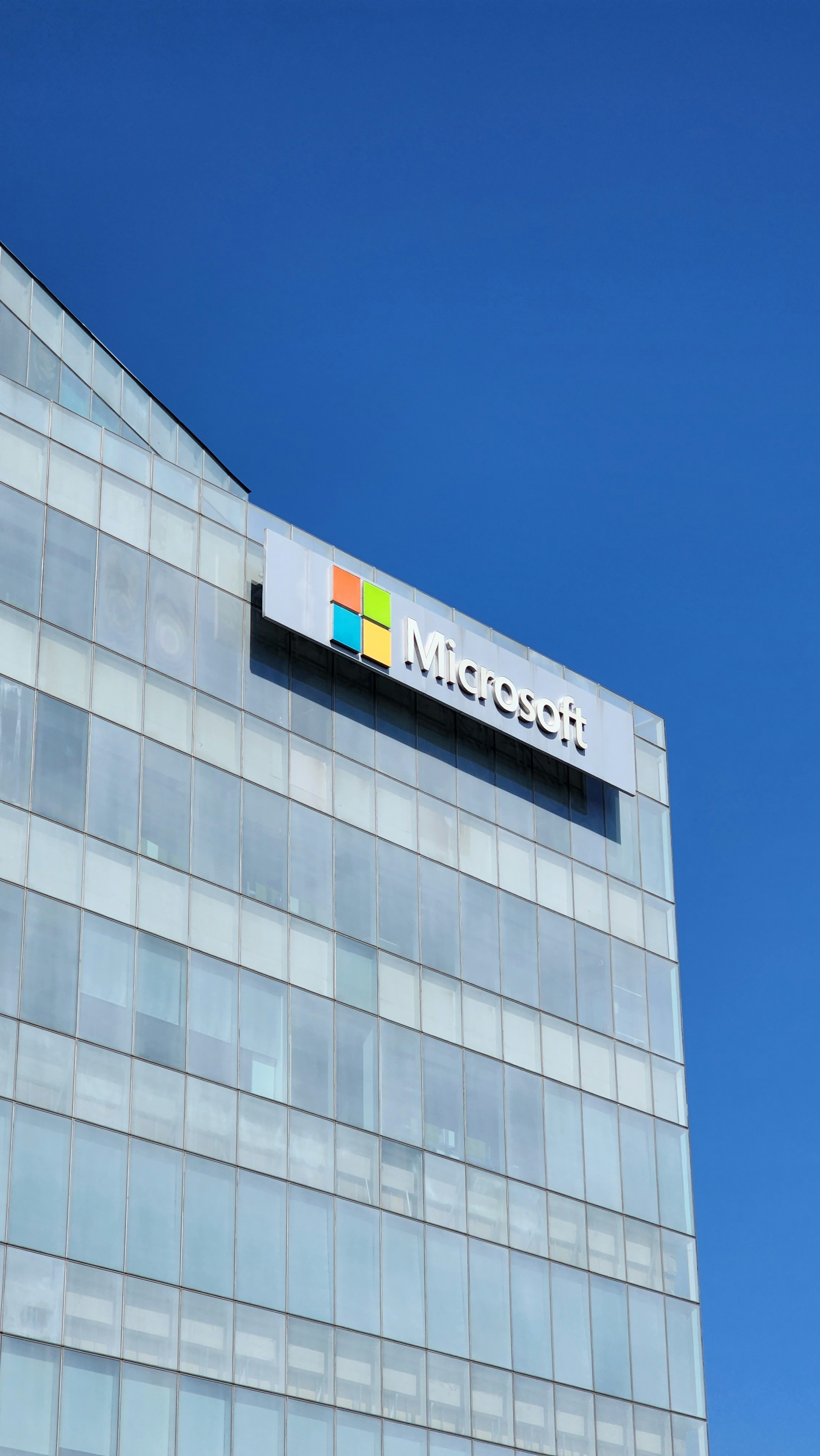 Microsoft advierte sobre el nuevo "Piratata de sueldo" scam que roba los depósitos directos de empleados