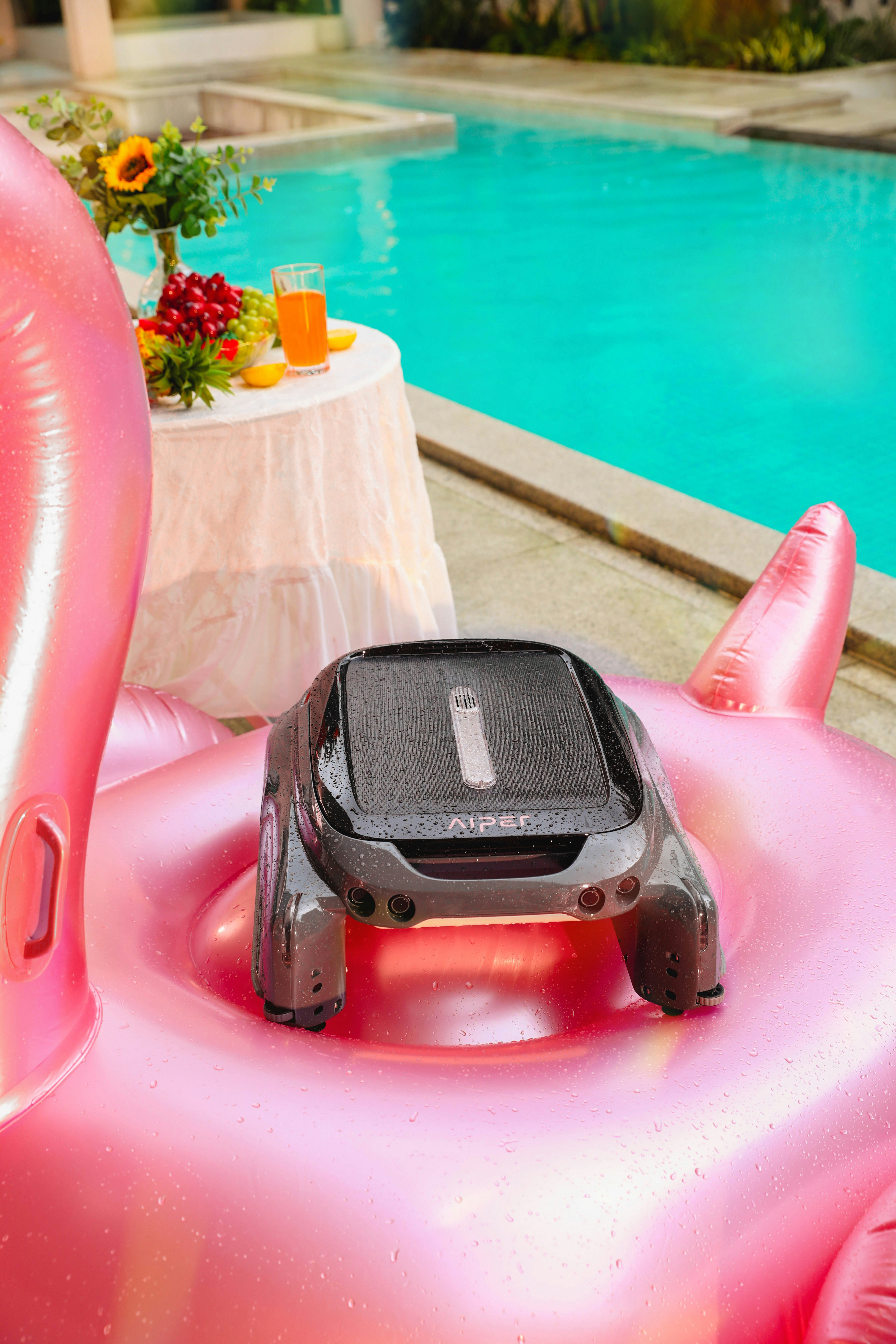 Este altavoz Bluetooth flotante es todo lo que necesitas este verano (49% de descuento)