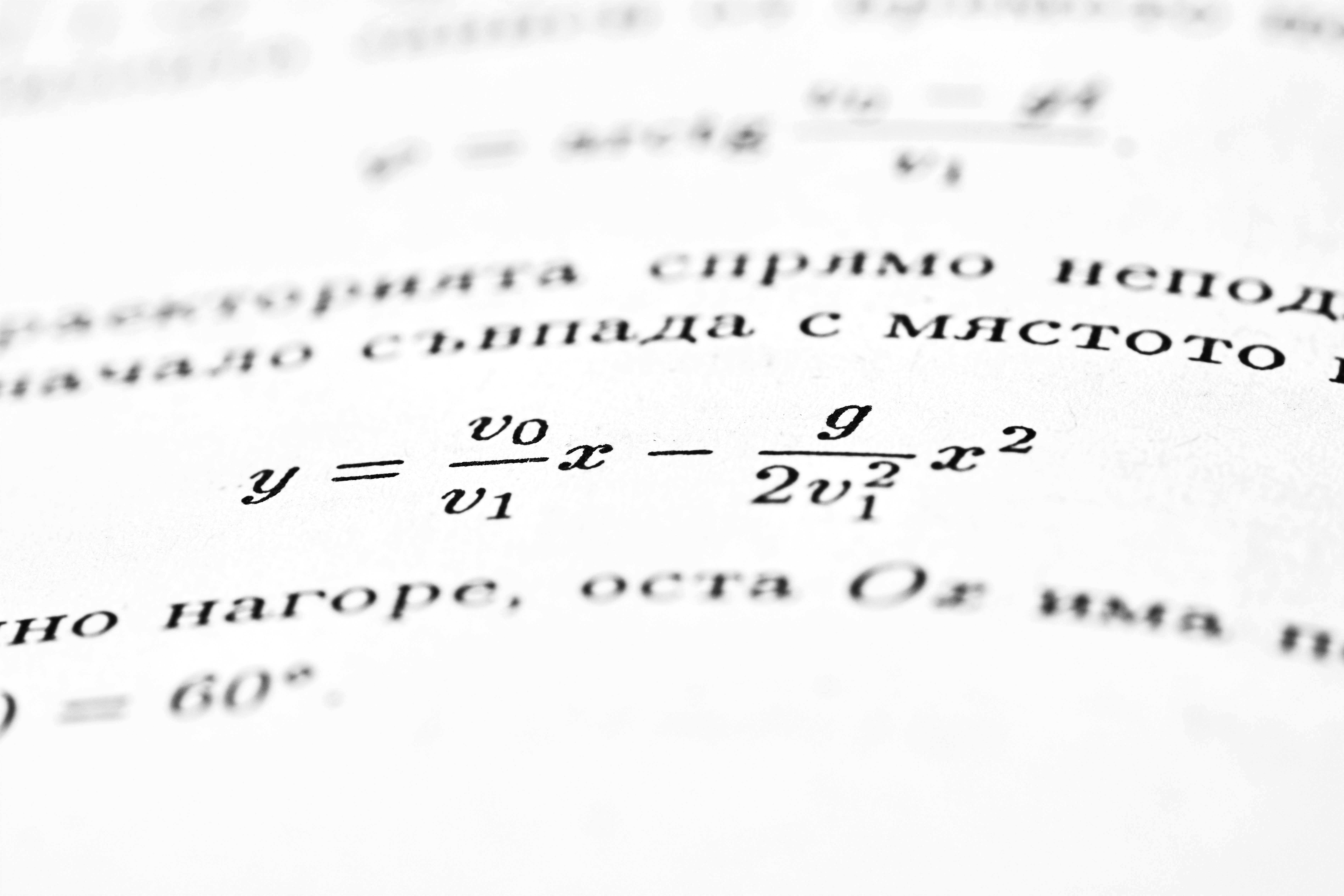 Enfoques de Elementos Finitos para el Análisis Armónico y Transitorio de Transformadores