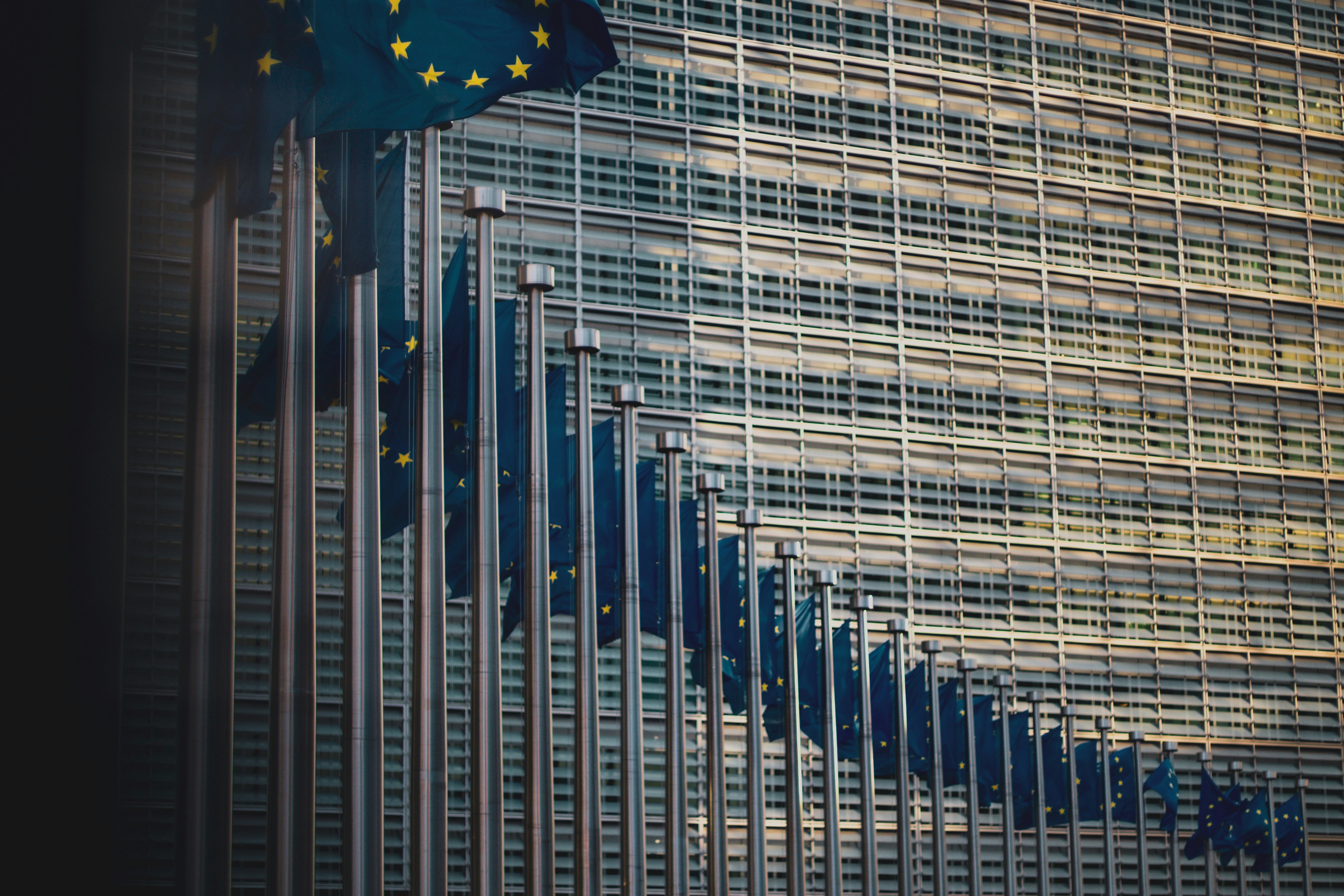 Análisis de drivers e interdependencias en mercados eléctricos europeos con XAI