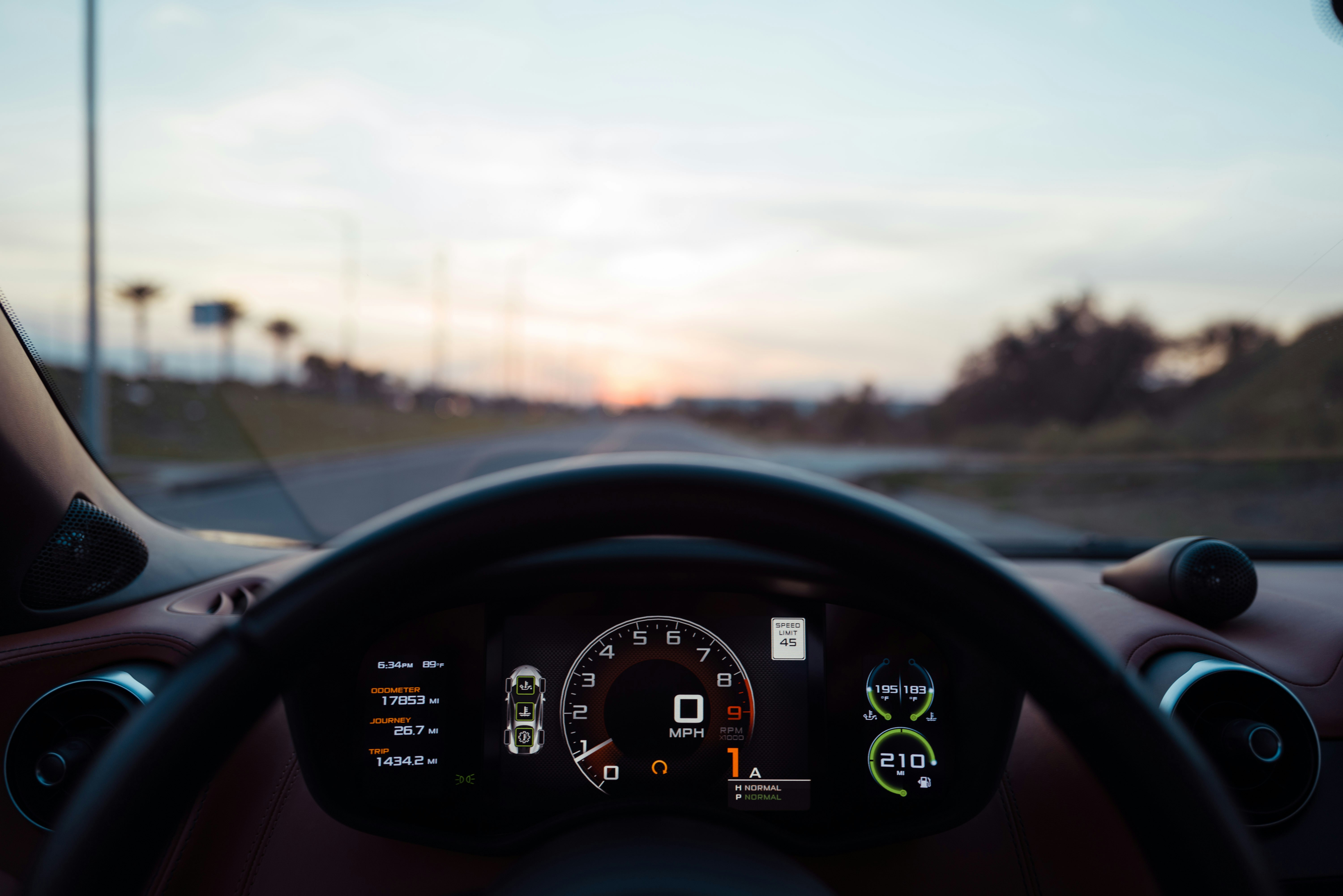 Android Auto y Apple CarPlay en Chevy y Cadillac EV con este adaptador