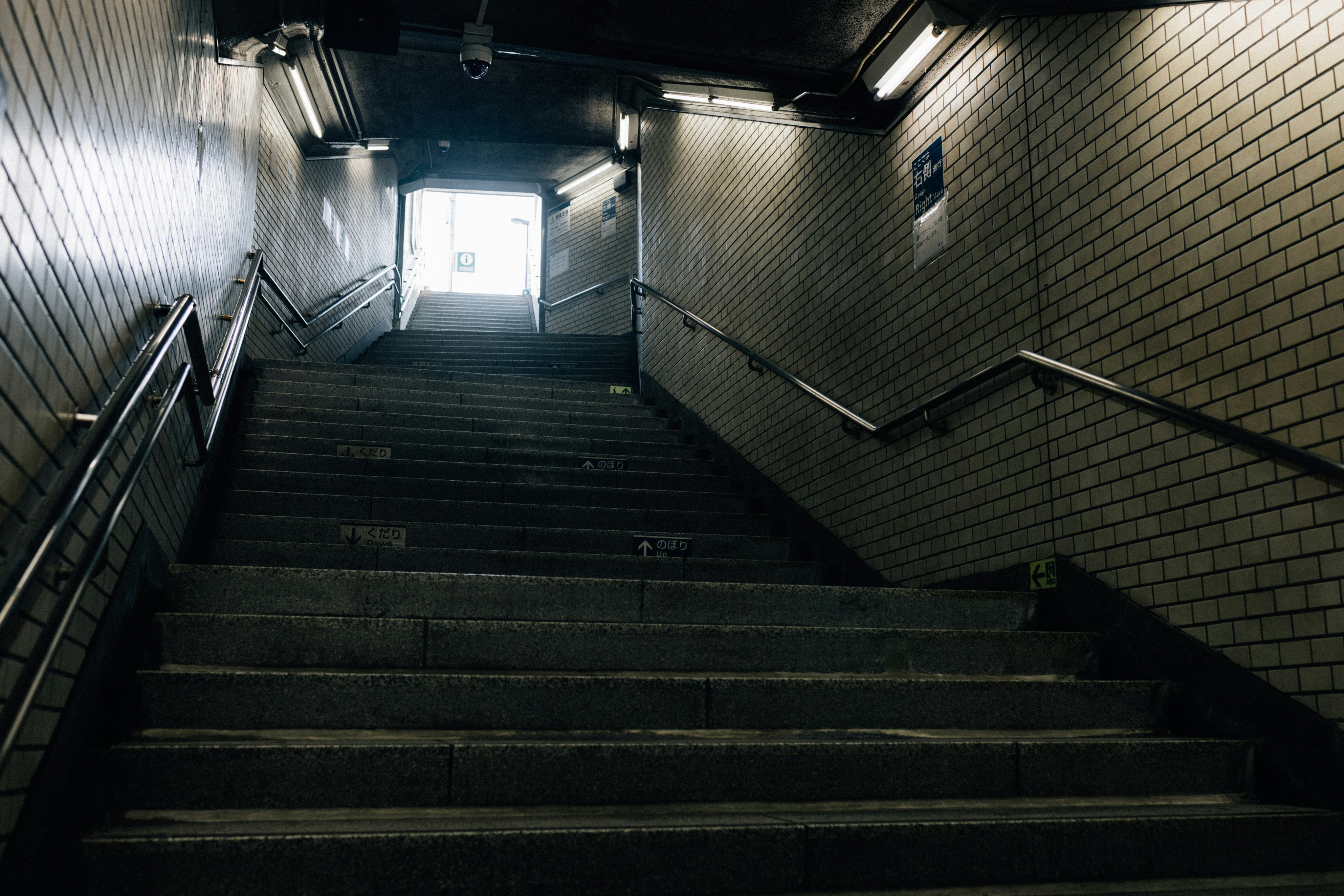 Una guía para desarrollar una aplicación de aventura como AllTrails en 2026