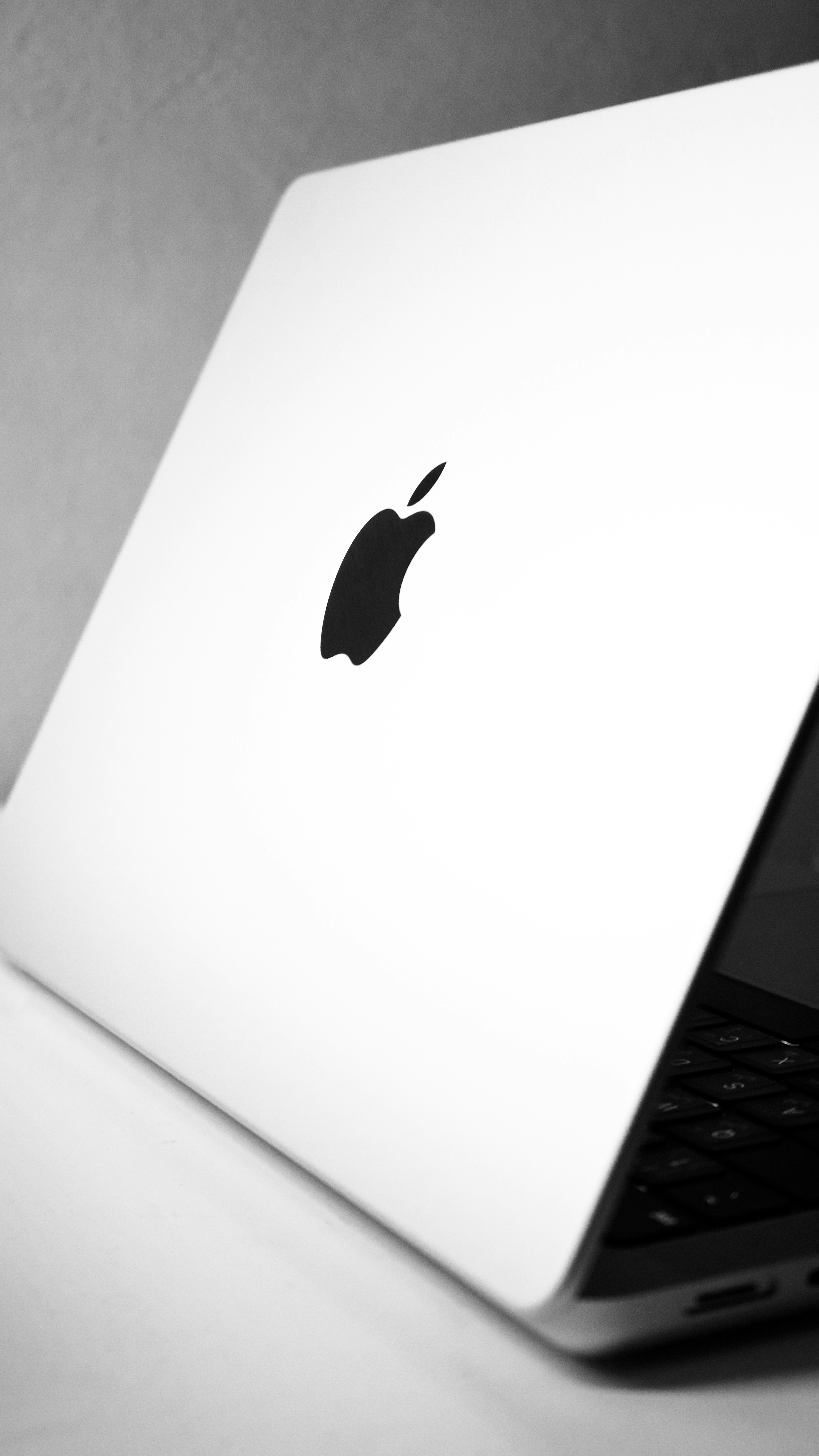 Apple parchea docenas de vulnerabilidades en macOS, iOS