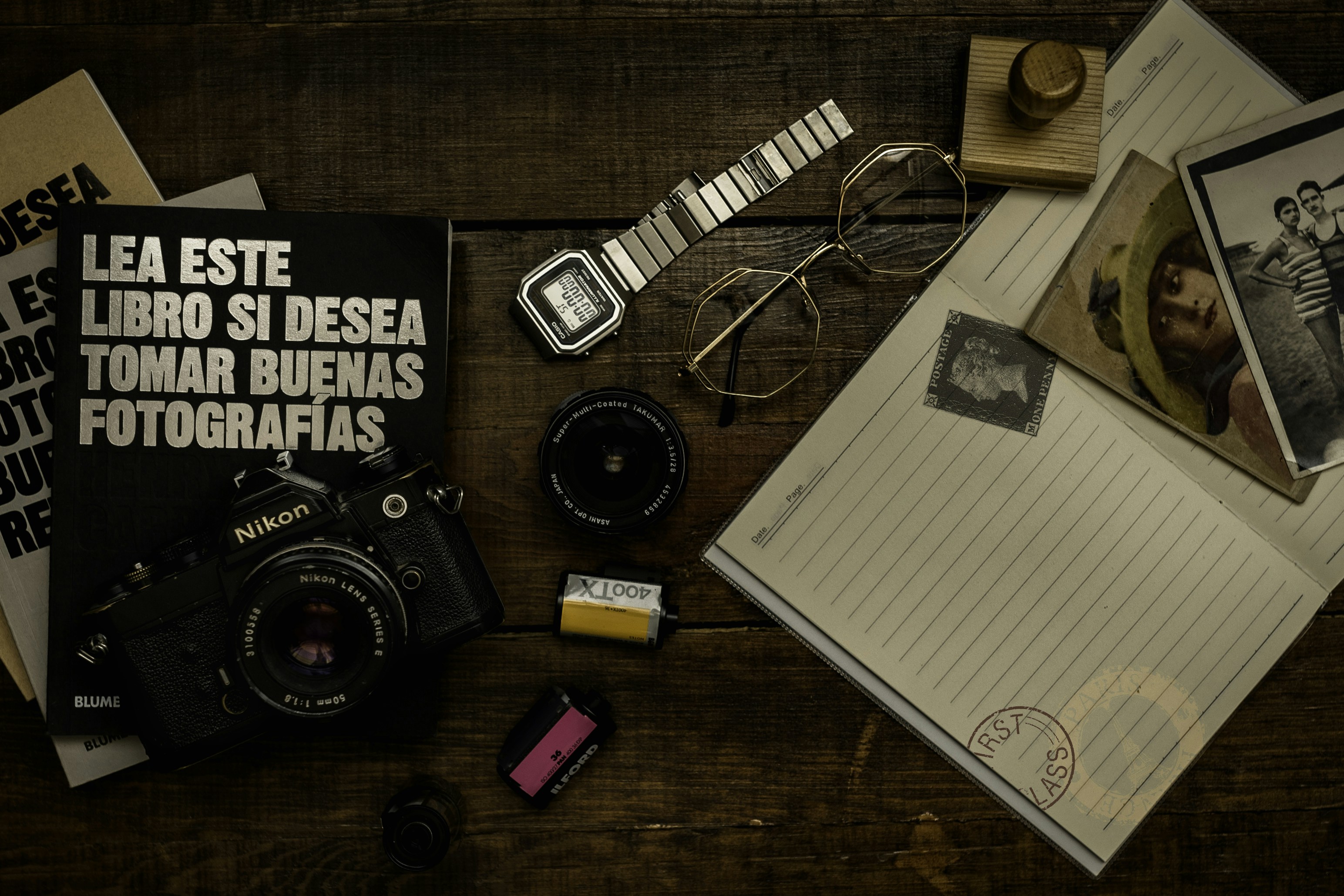 Antes del obturador: Planificación estética y práctica de fotografía de retratos en escenas 3D