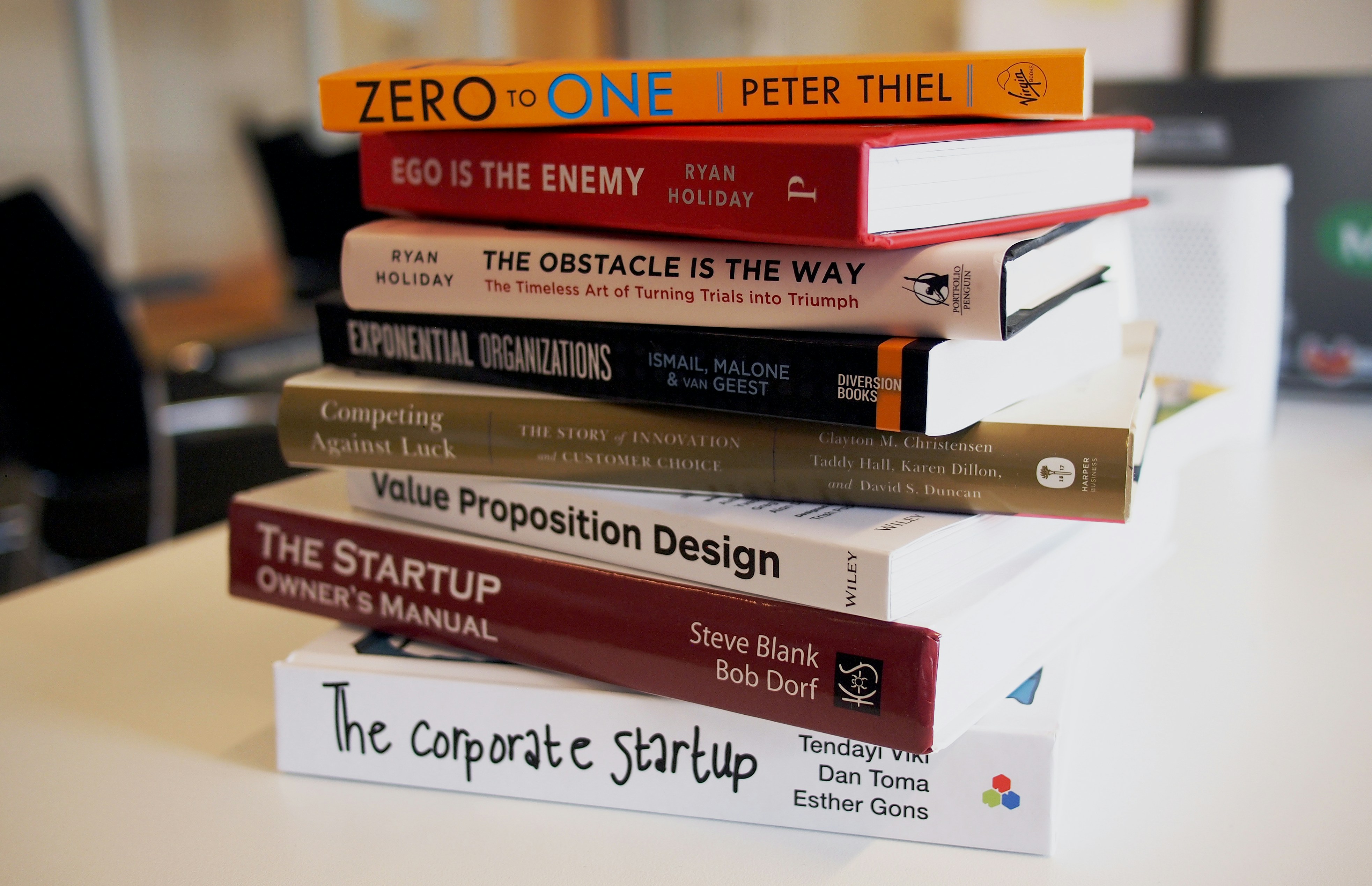 ¿Cómo pueden los empleados de IA para startups ofrecer un fuerte retorno de la inversión?