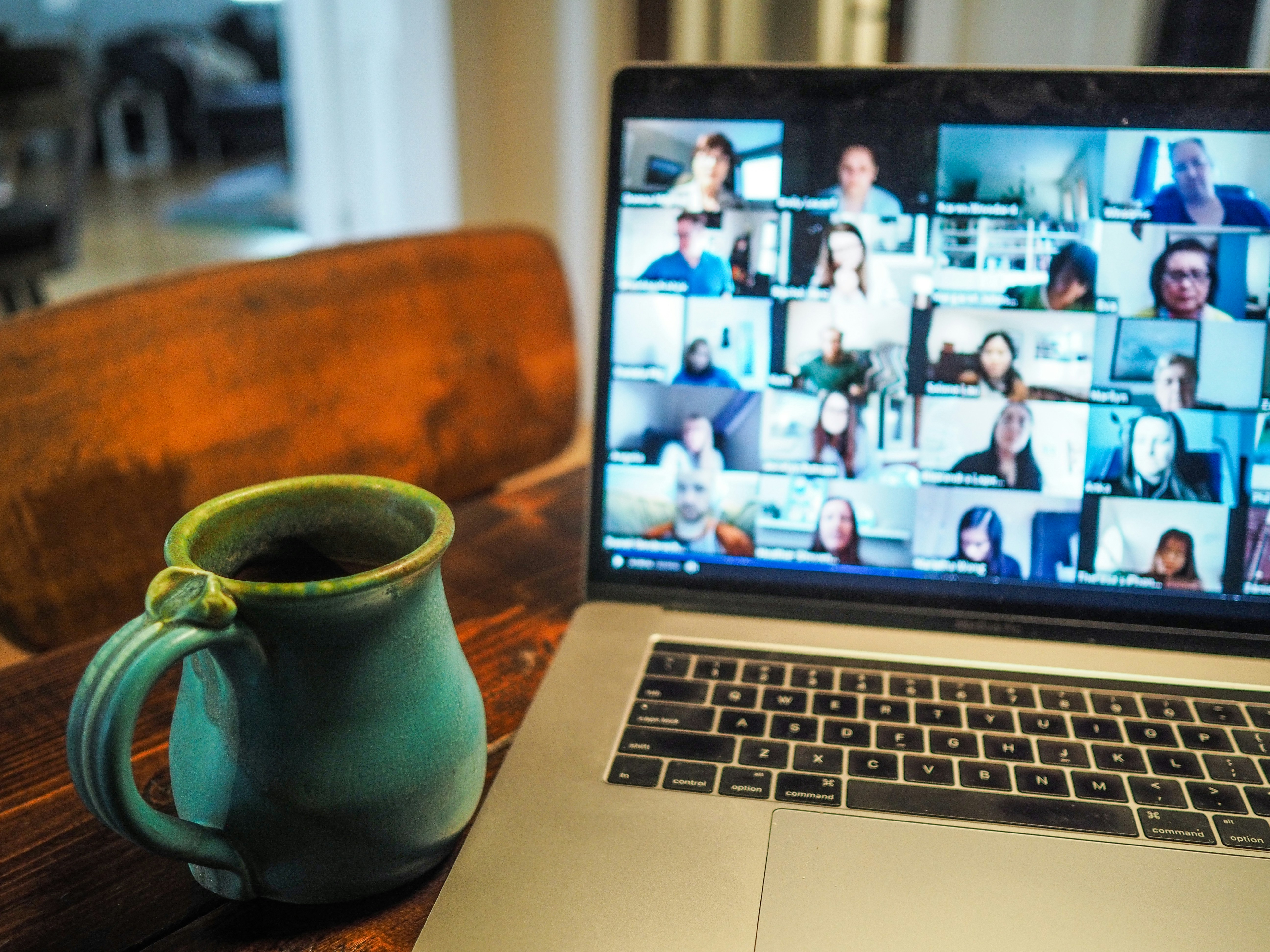 Grabar y transcribir reuniones de Zoom, Meet y Teams desde la CLI