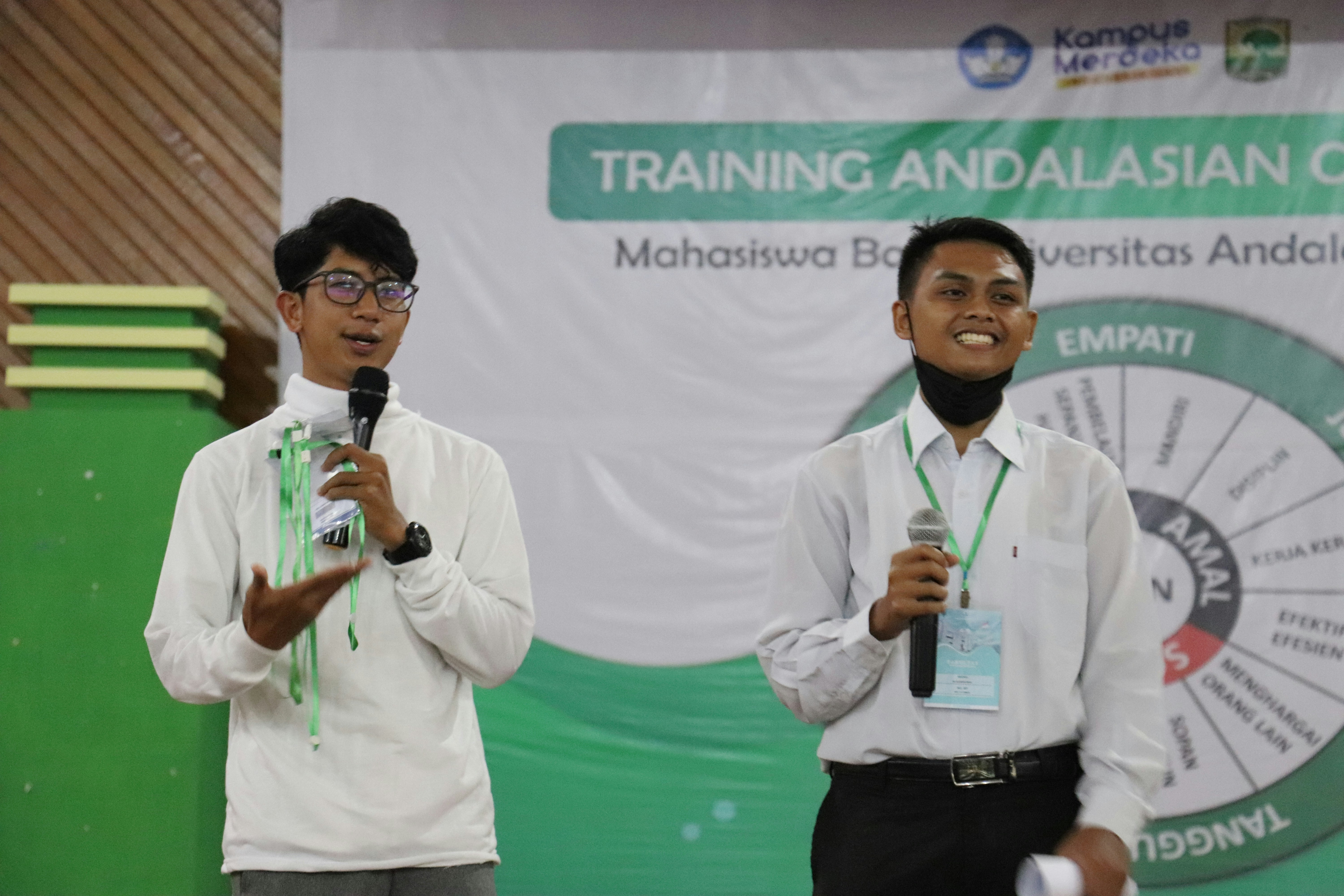 Implementación en la construcción de APIs de machine learning avanzadas con multi-punto final utilizando LitServe: lotes, transmisión en tiempo real, caché y análisis local