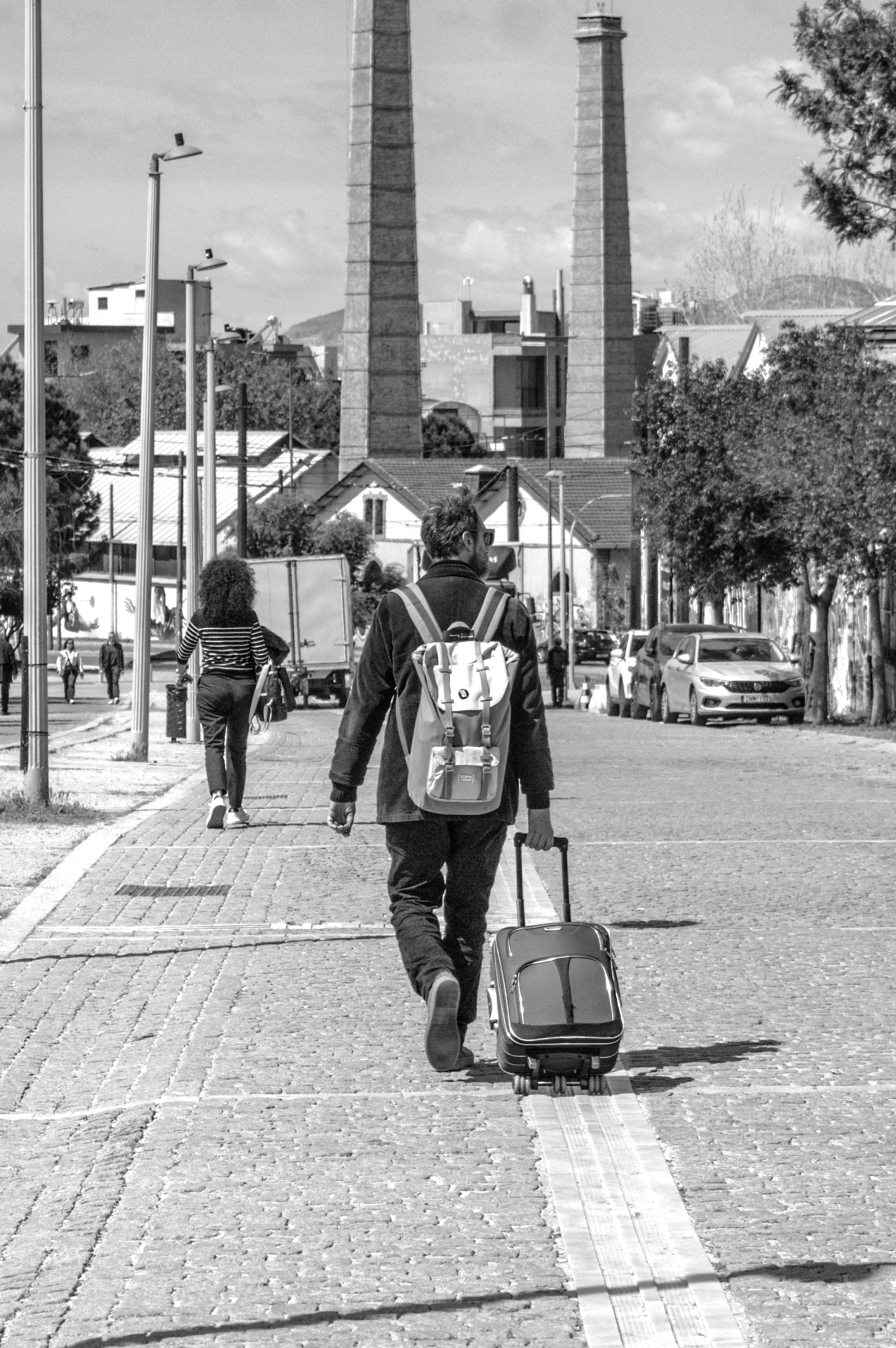 ¿Cuáles son los primeros pasos para implementar la migración de una base de datos de Access a una aplicación web?