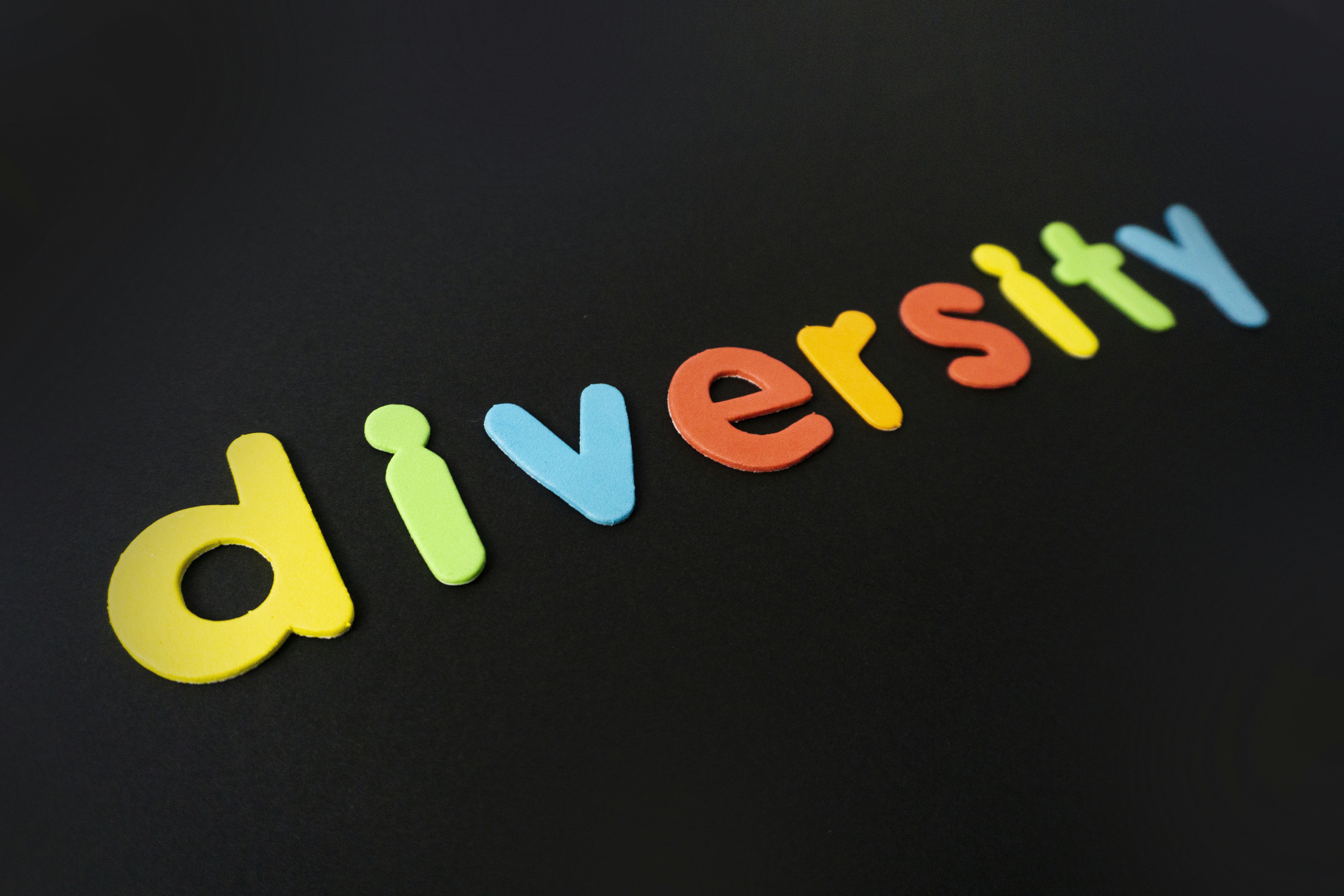 Curvas de diversidad para el aprendizaje de representaciones de grafos