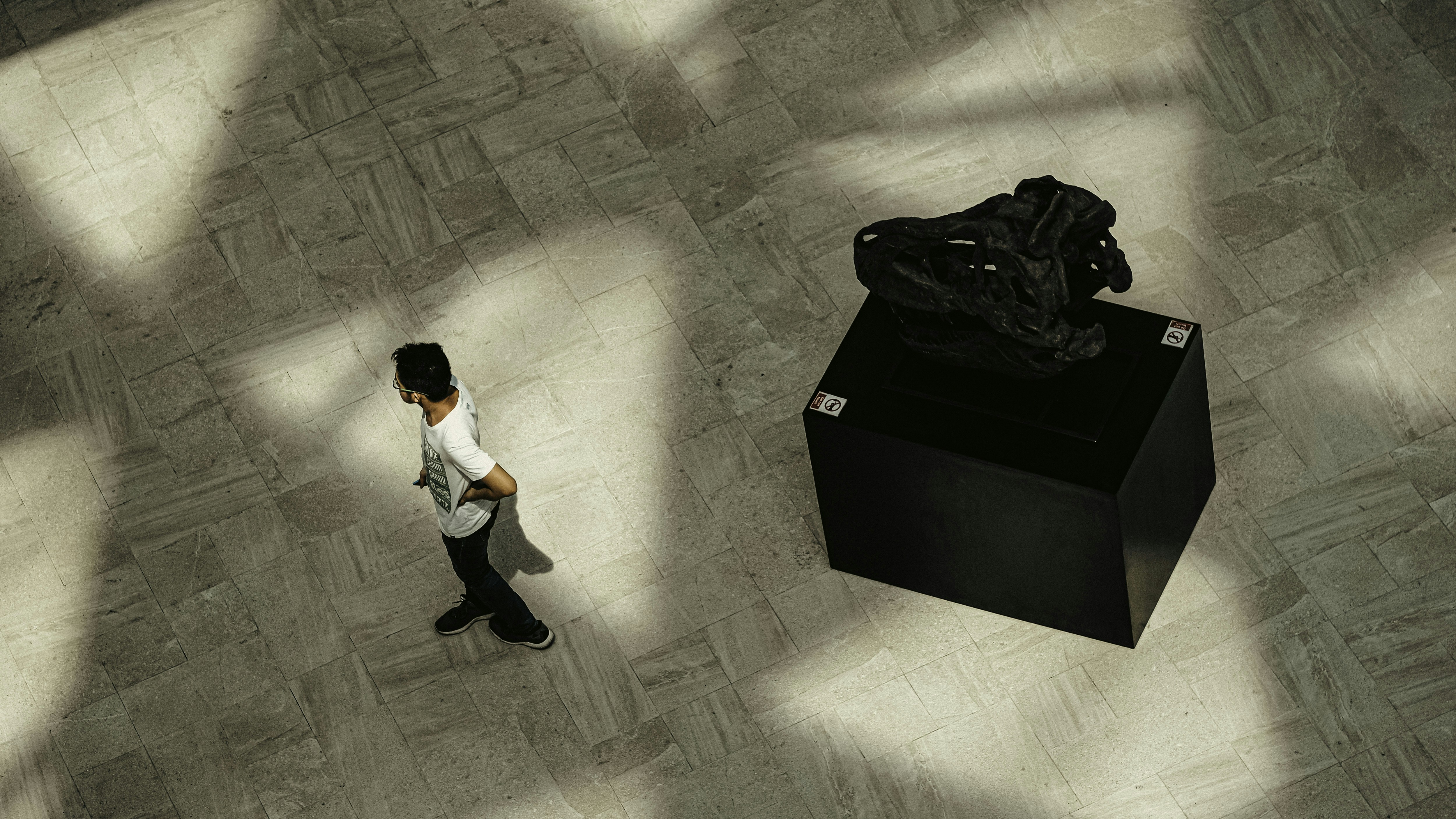 Desde Caja Negra a Caja de Cristal: Redefiniendo la Inteligencia Artificial Empresarial con Planeación en Caja – Agente Pi en Cadena de Suministro y Manufactura