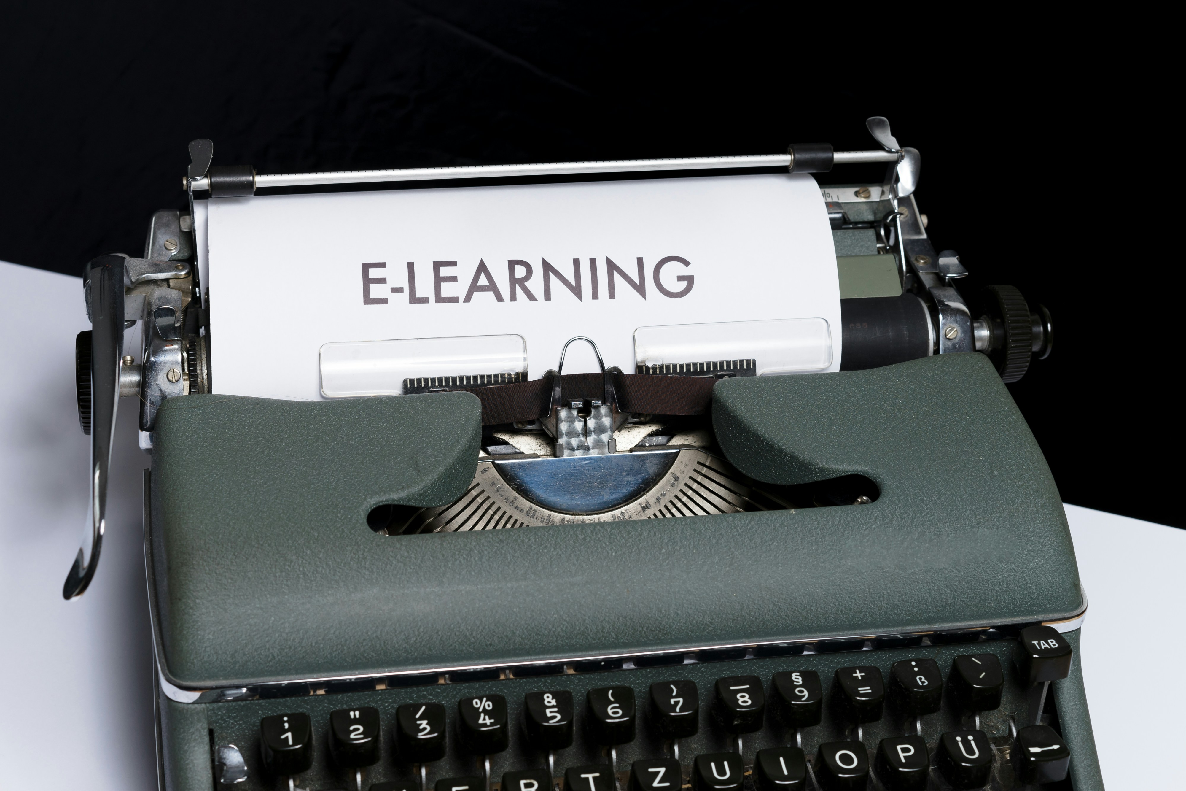 Aprendizaje autorregulado en la escritura de ensayos: Consistencia de las estrategias e impacto en los resultados