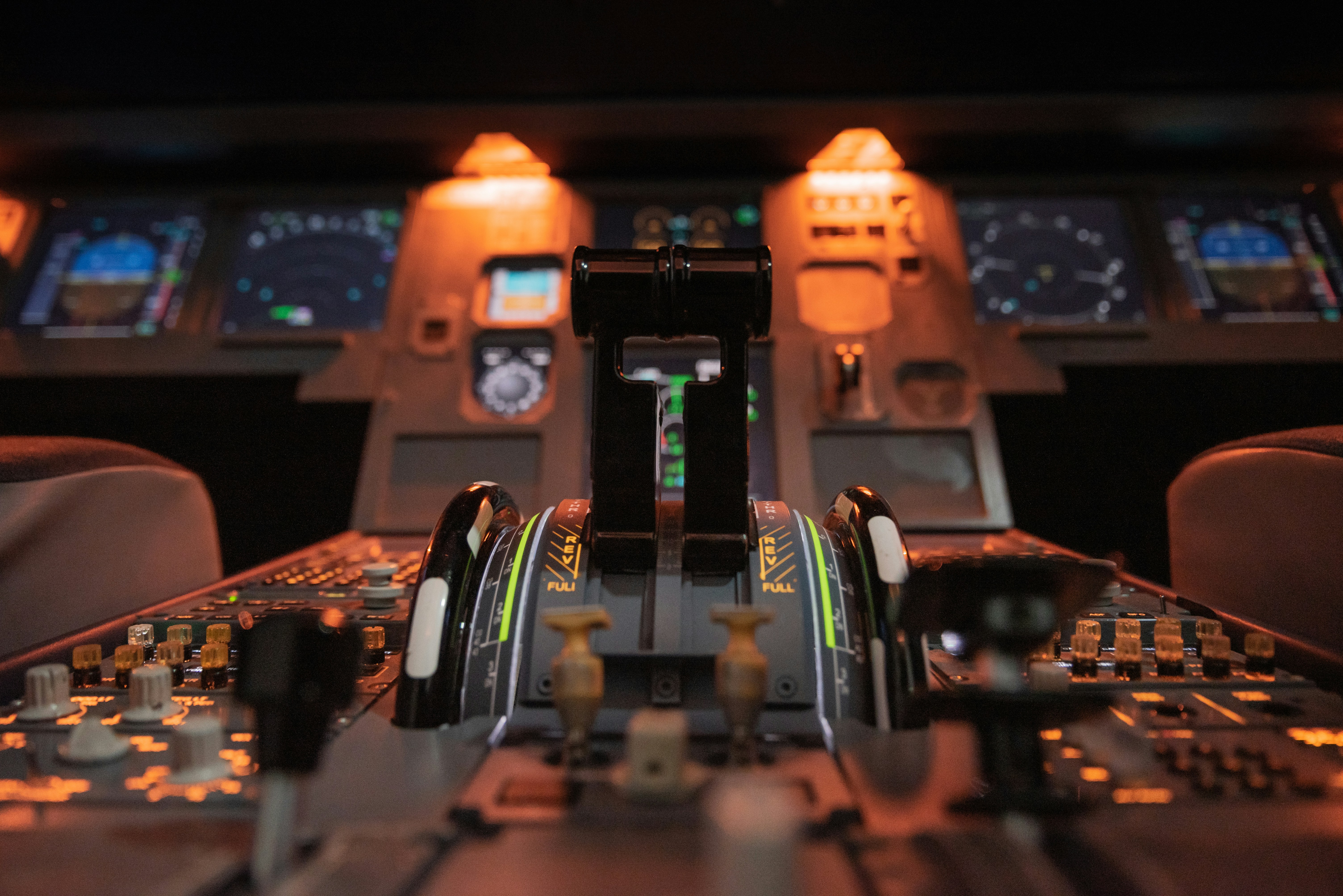 Aprendizaje interpretable y asignación no lineal para aeronaves sobreactuadas