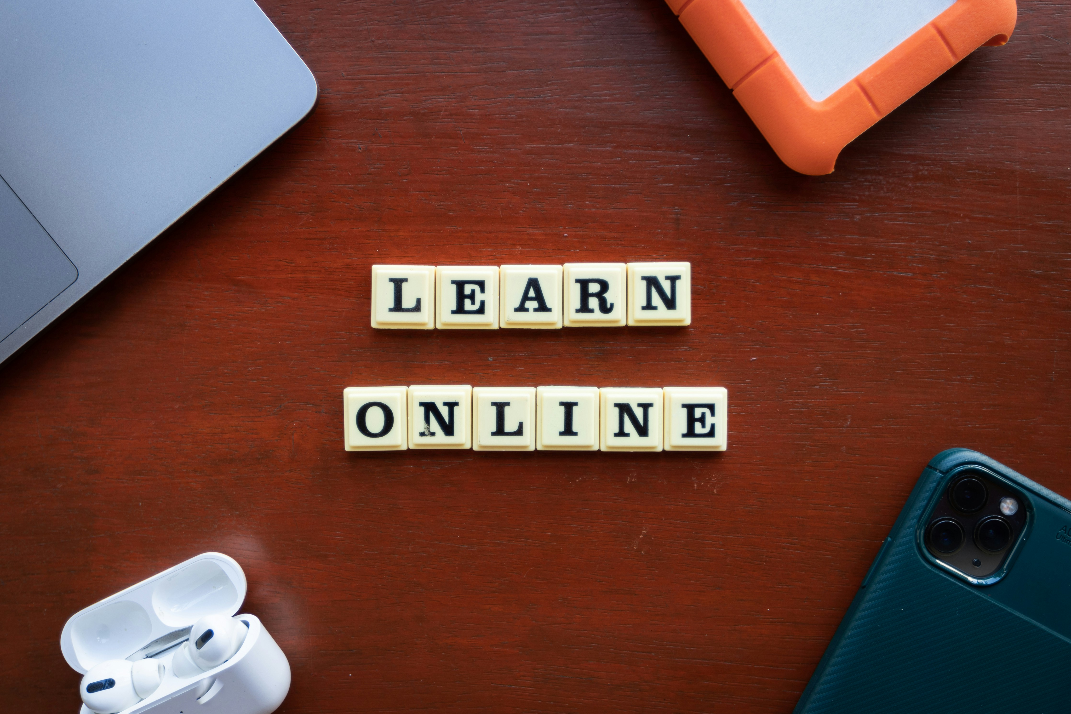 Aprendizaje online con regret de intervalo por variación de gradiente