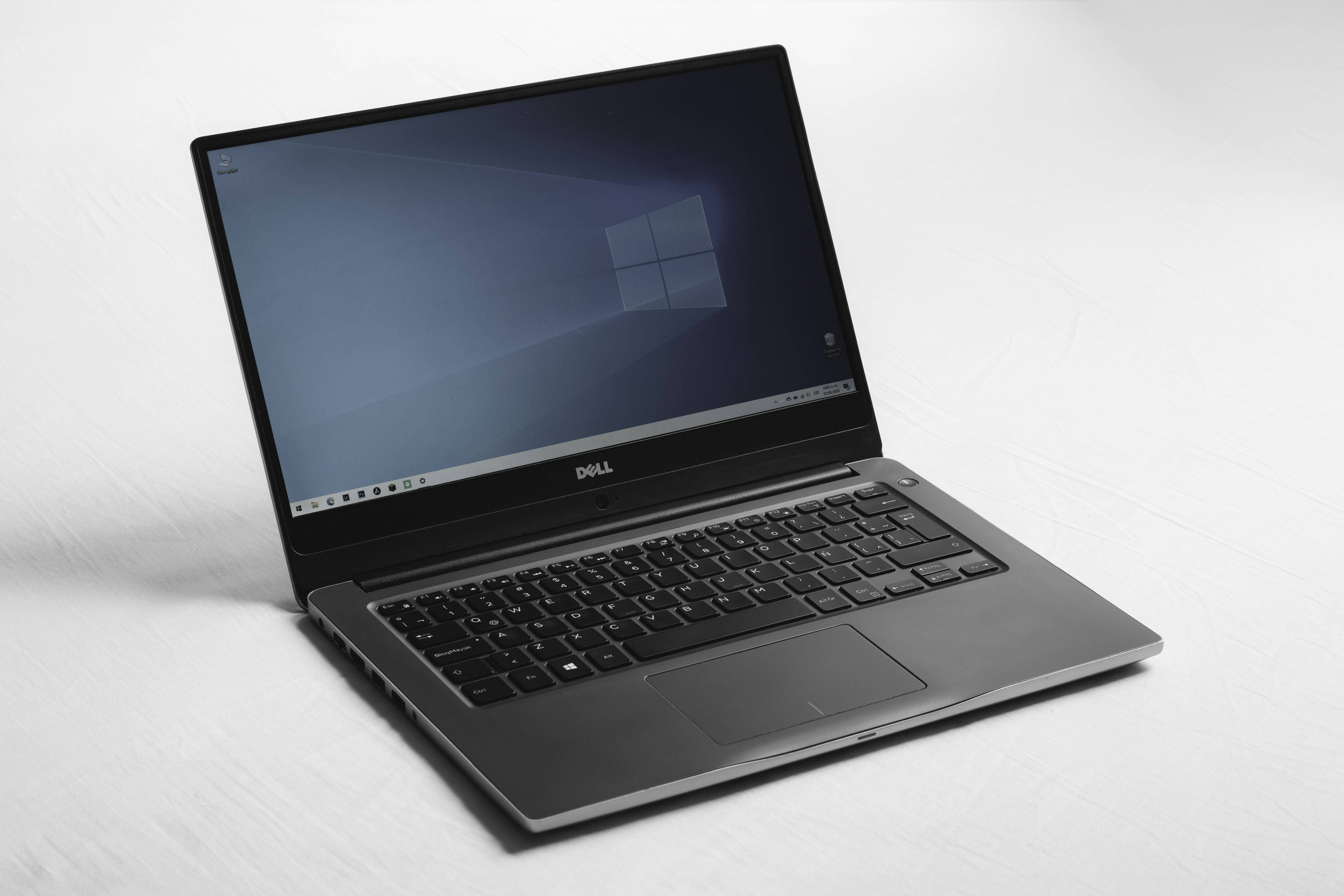 Ahorra $659 en la laptop Dell 16 Plus: PC Intel Copilot+ con 32GB de RAM