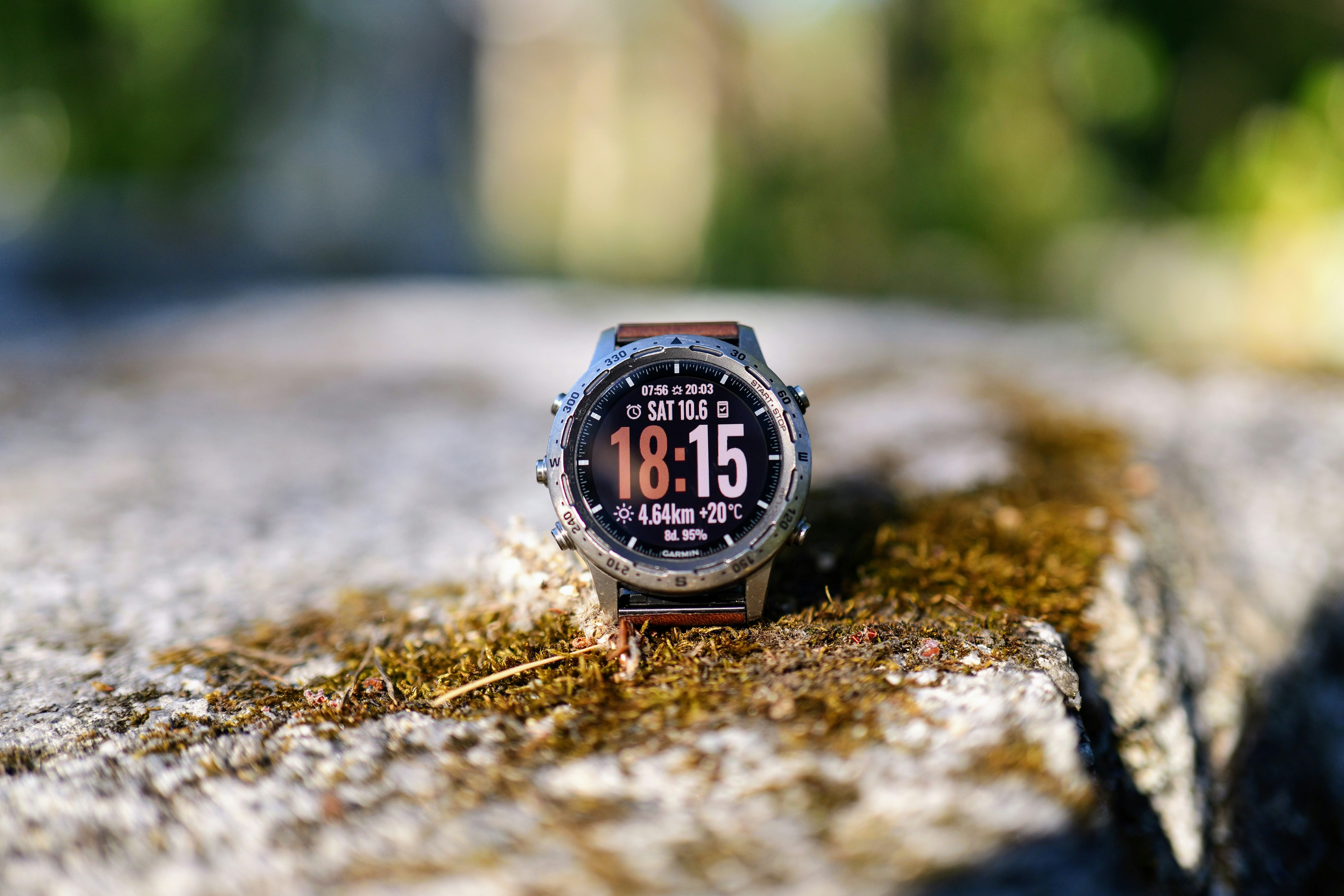 Este smartwatch Garmin con batería de 10 días tiene un descuento de $110 ahora mismo