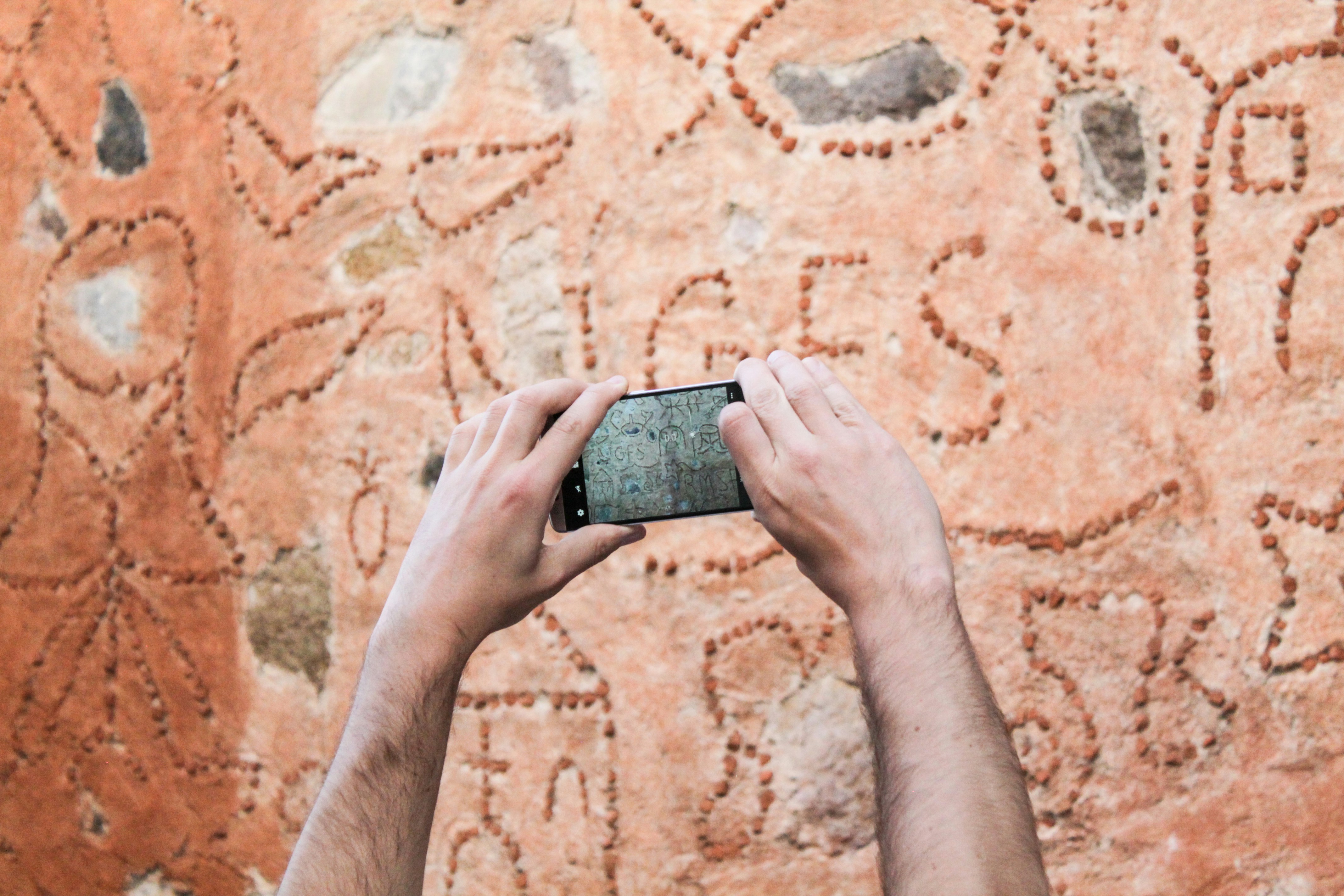 ArtiFact: Dataset multimodal de patrimonio cultural a gran escala