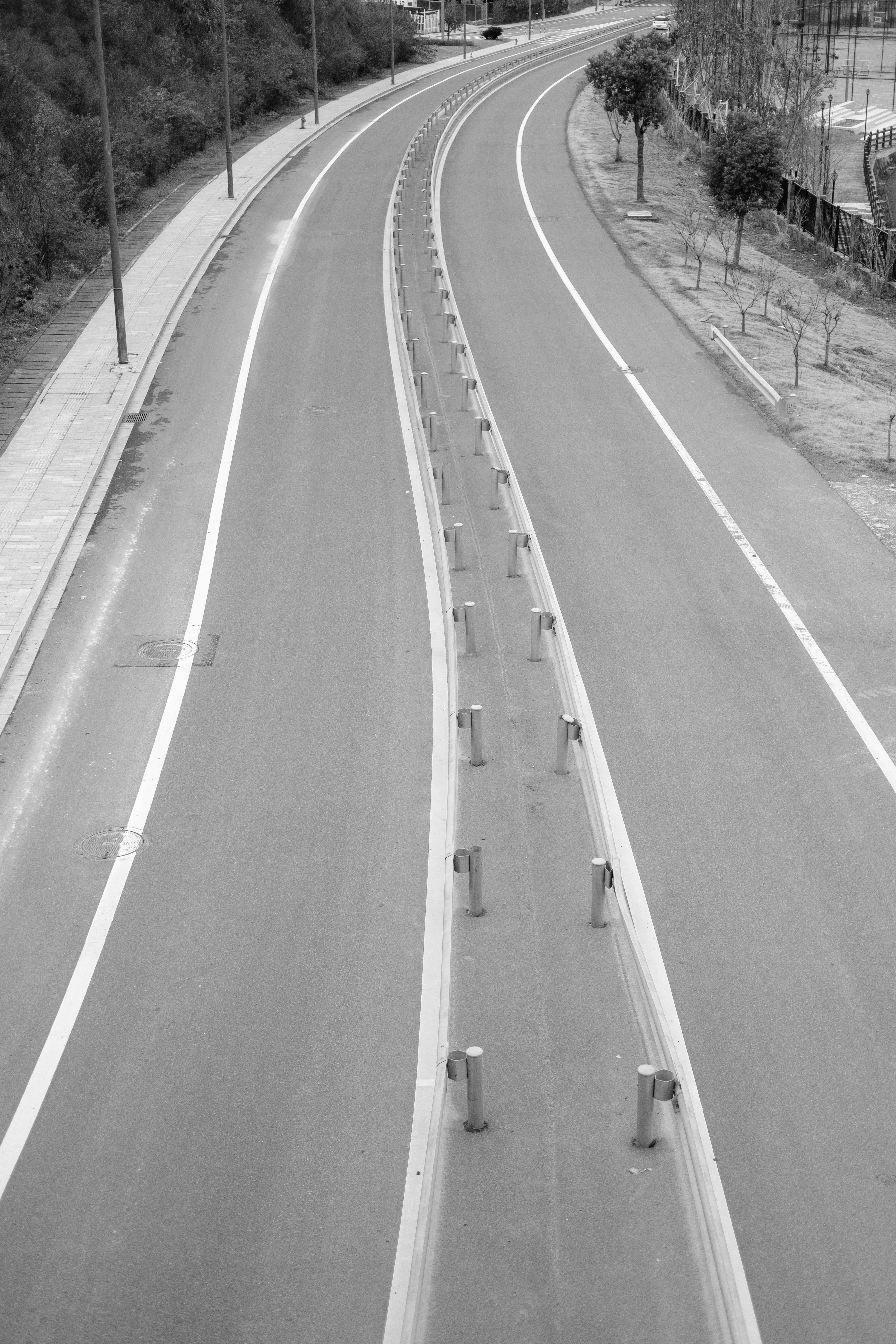 Ataques adversariales guiados por transporte óptimo en la detección de bots basada en redes neuronales de grafos