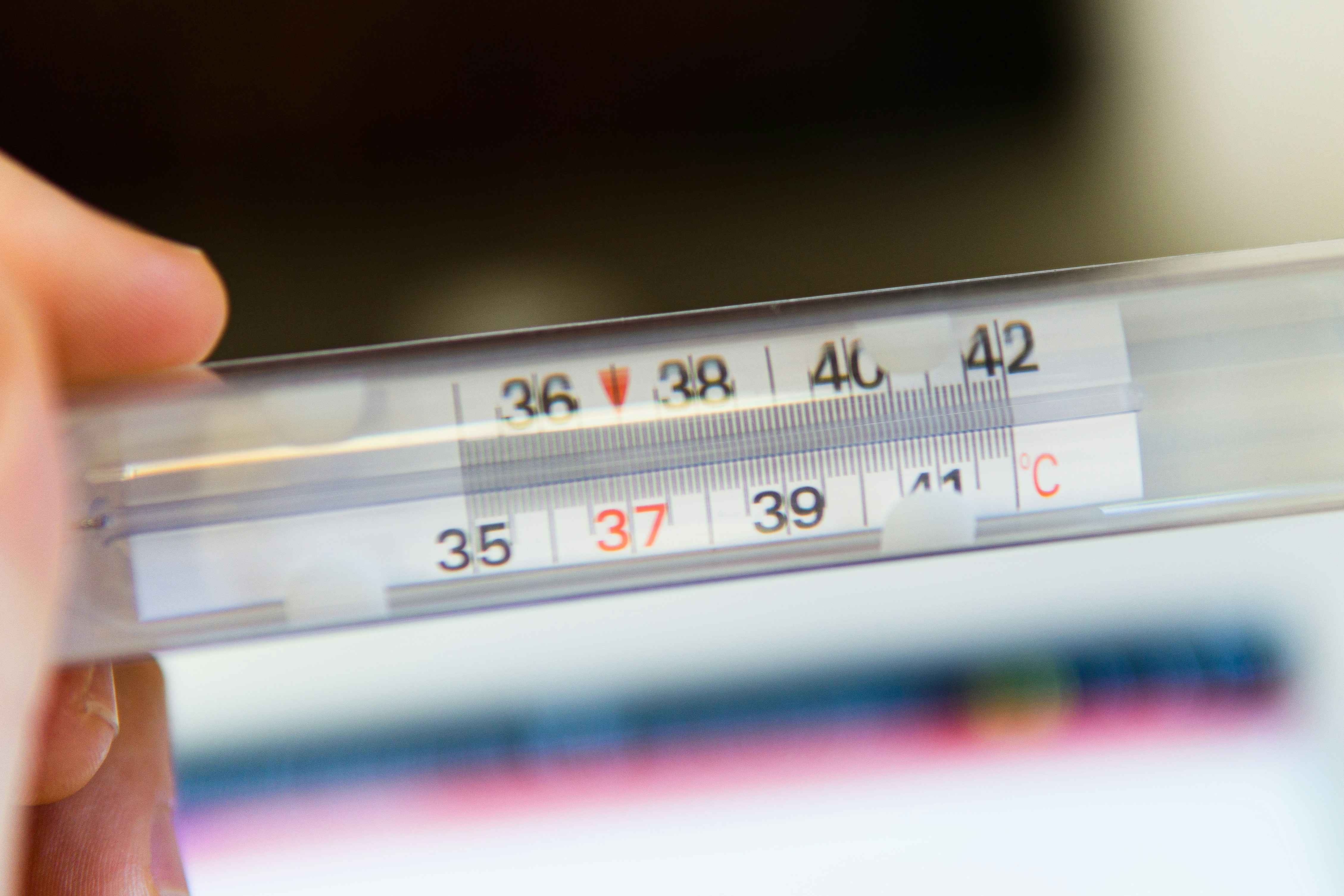 Redes de Atención de Grafos con Compuerta y Temperatura Aprendible