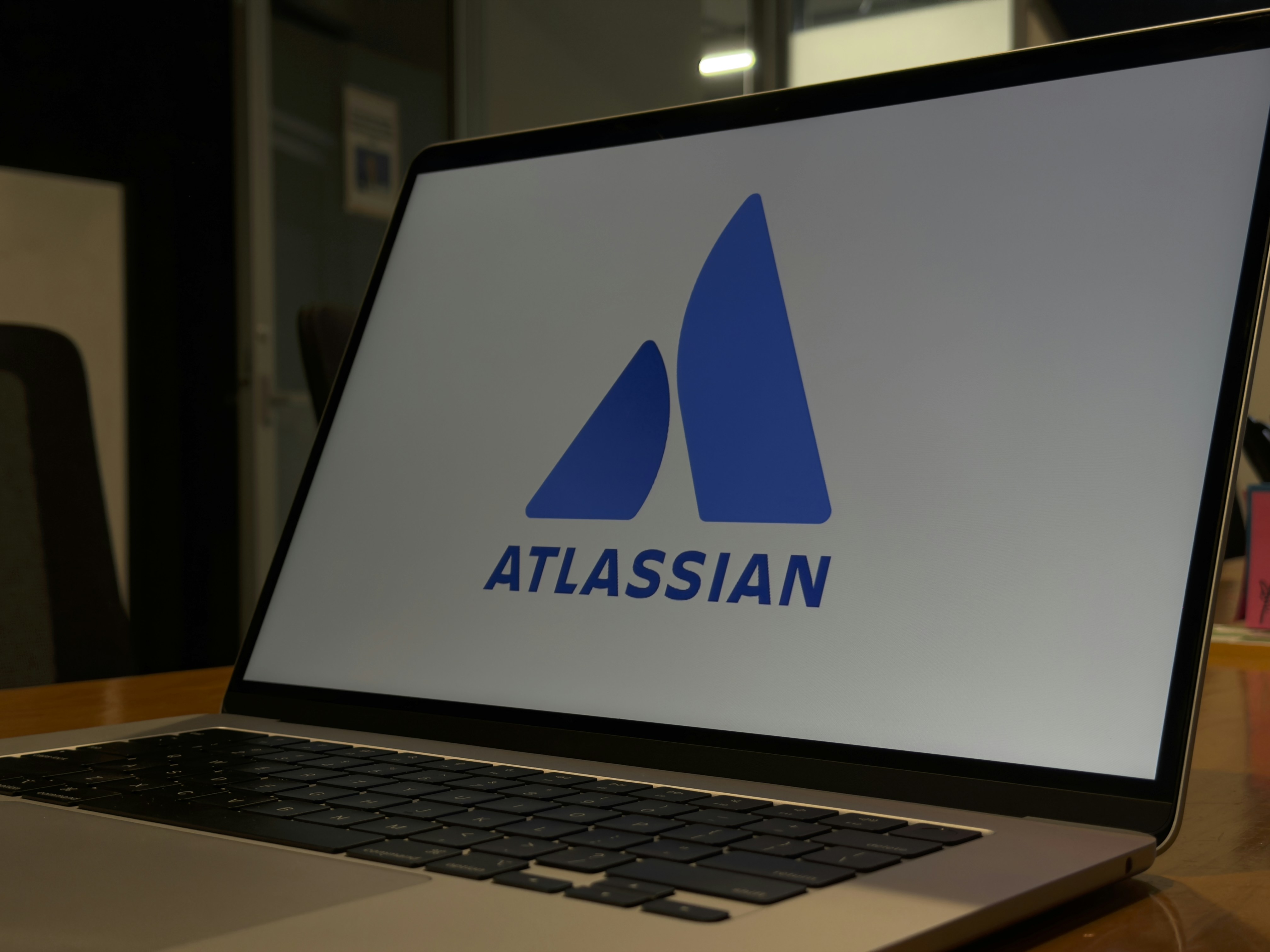 Atlassian reducirá el diez por ciento de su personal, debido a la IA