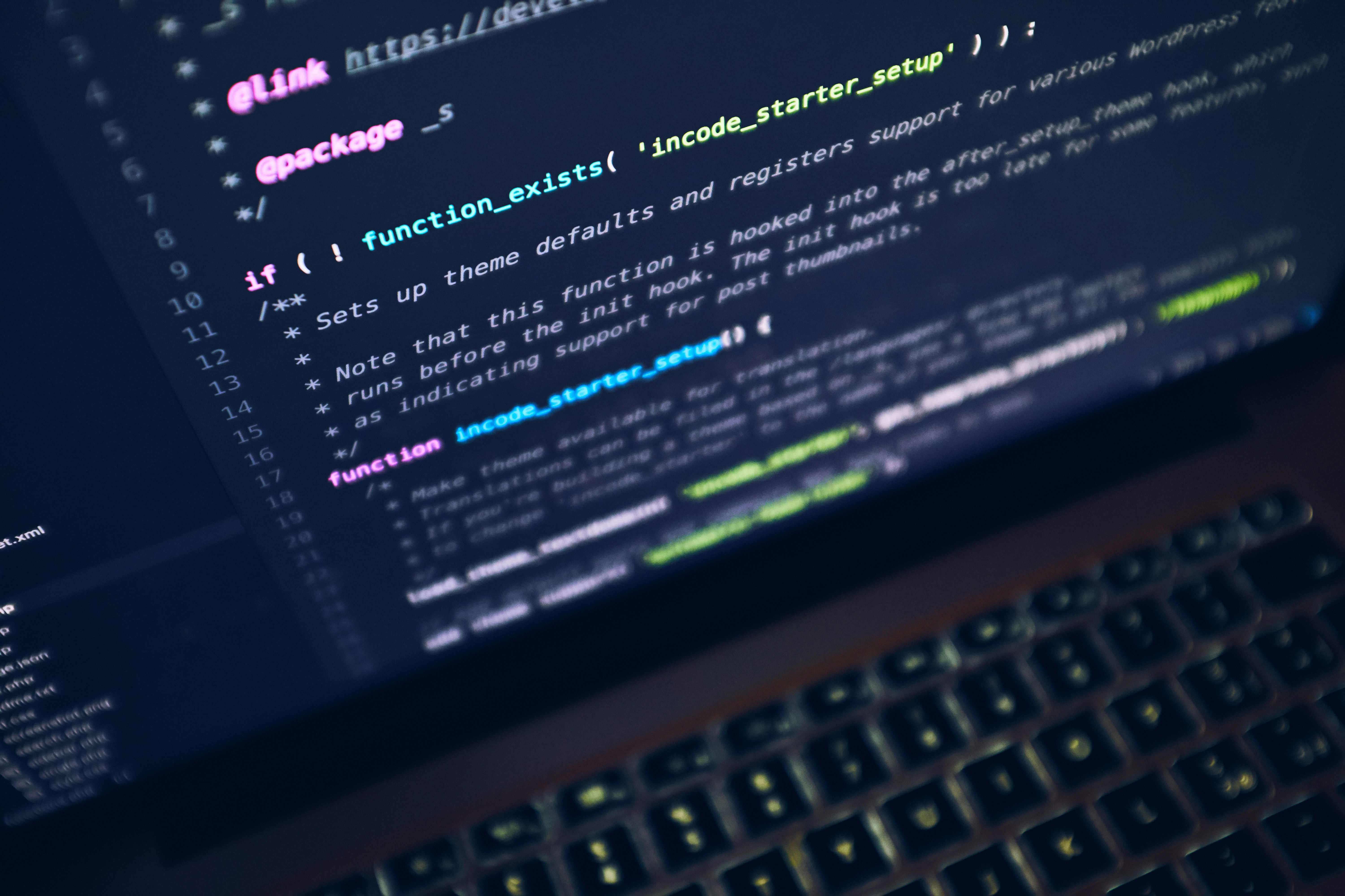 ¿Cómo se relaciona la auditoría de seguridad del código fuente con la automatización y la innovación?