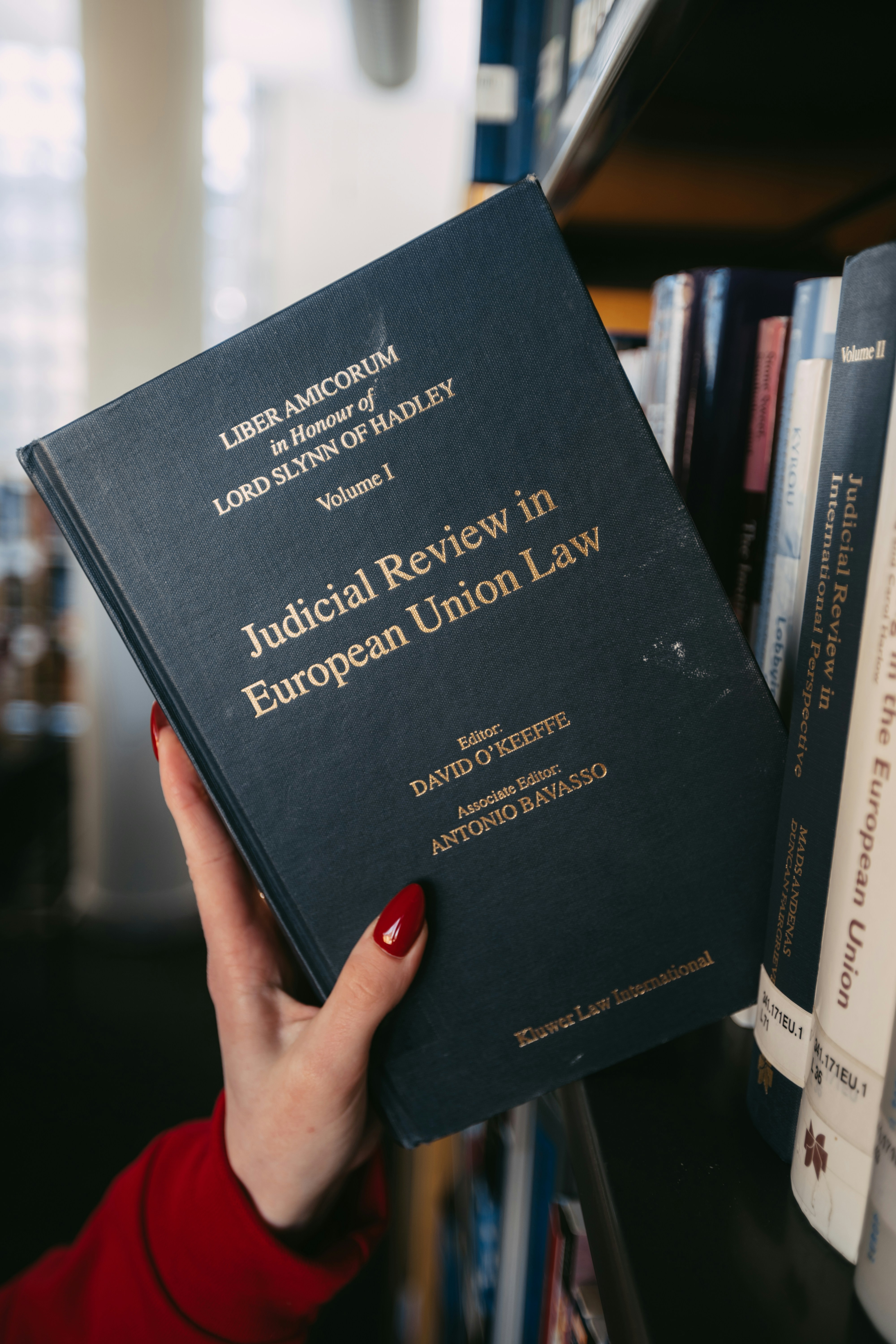 ¿De quién es el nombre? II: Auditoría de recomendaciones de académicos con LLM
