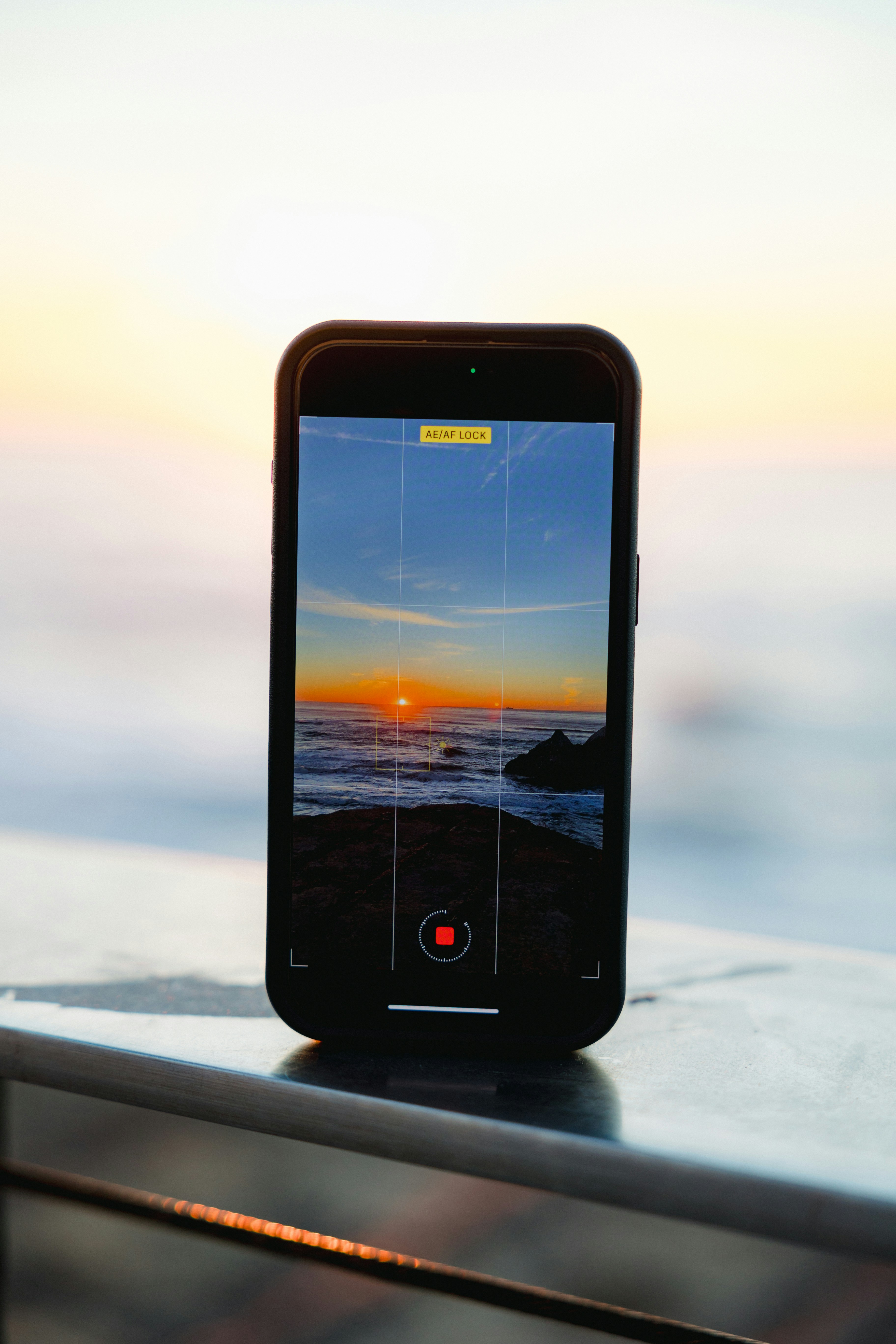 ¿Es compatible la automatización de la incorporación de clientes con dispositivos móviles?