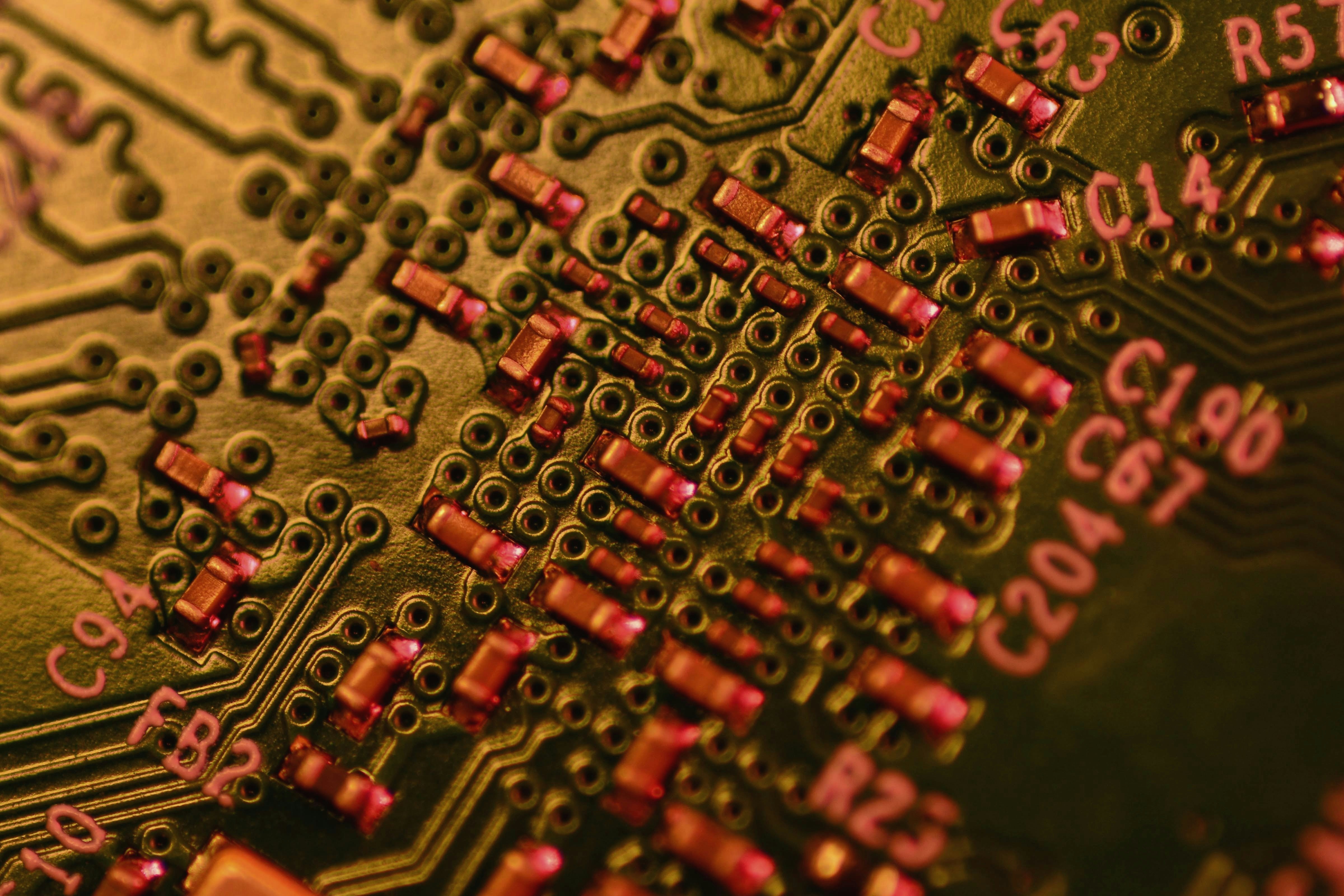 Automatización con IA Generativa en Diseño y Prueba de PCB