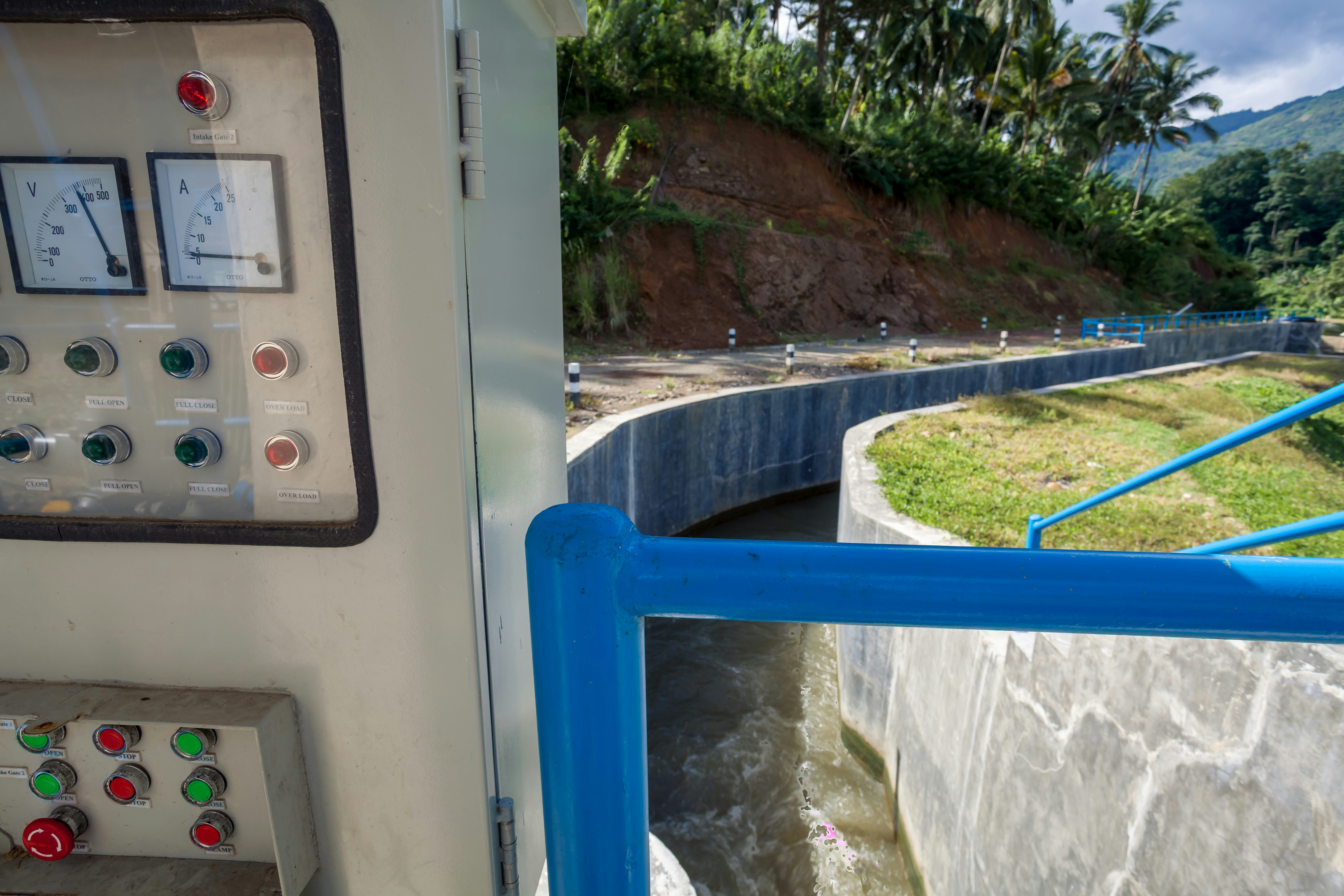 ¿Cómo puede la automatización del control de calidad por lotes respaldar los objetivos ambientales?