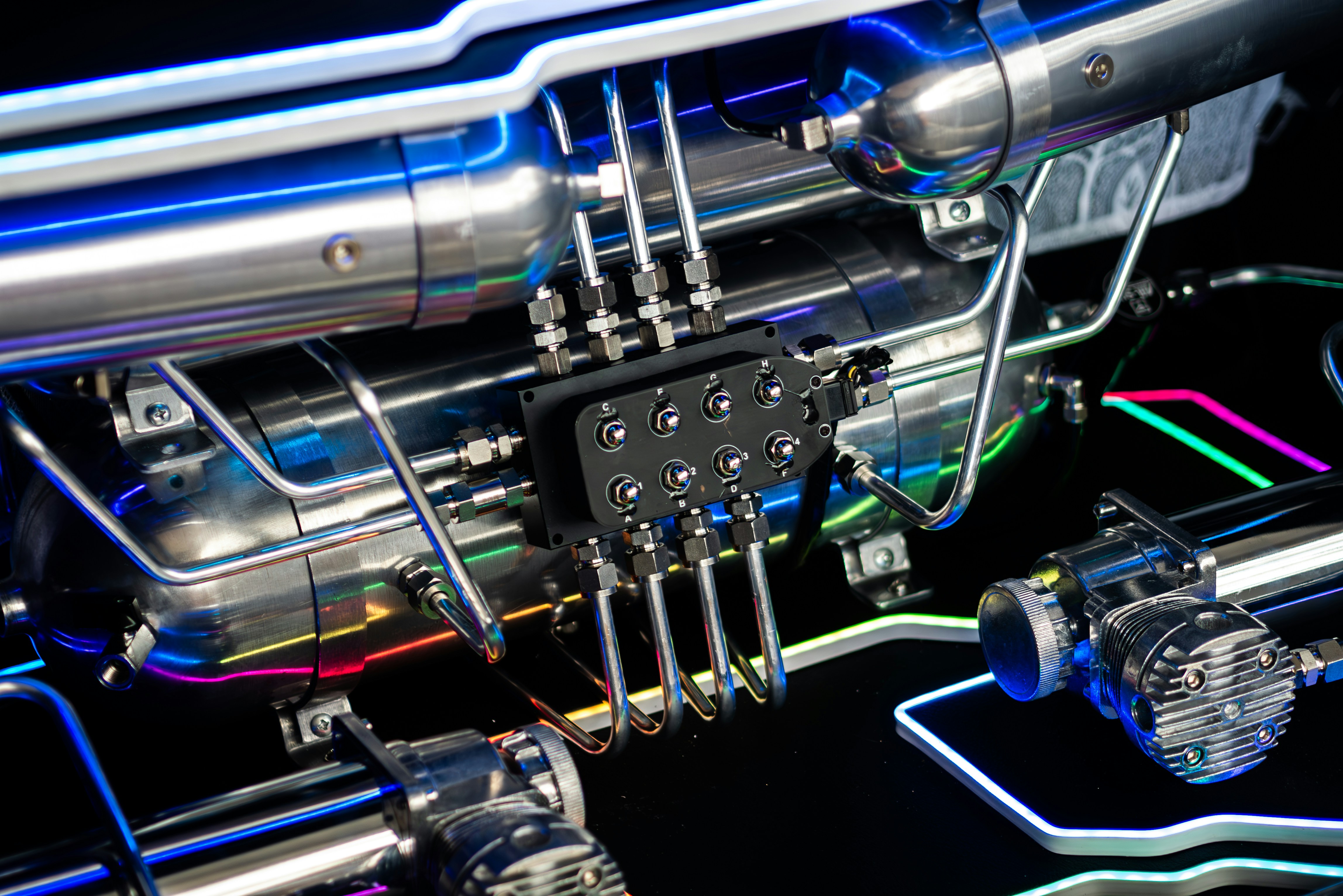 Destilación de conocimiento automatizada para una mejora en la fusión de sensores heterogéneos en la navegación autónoma