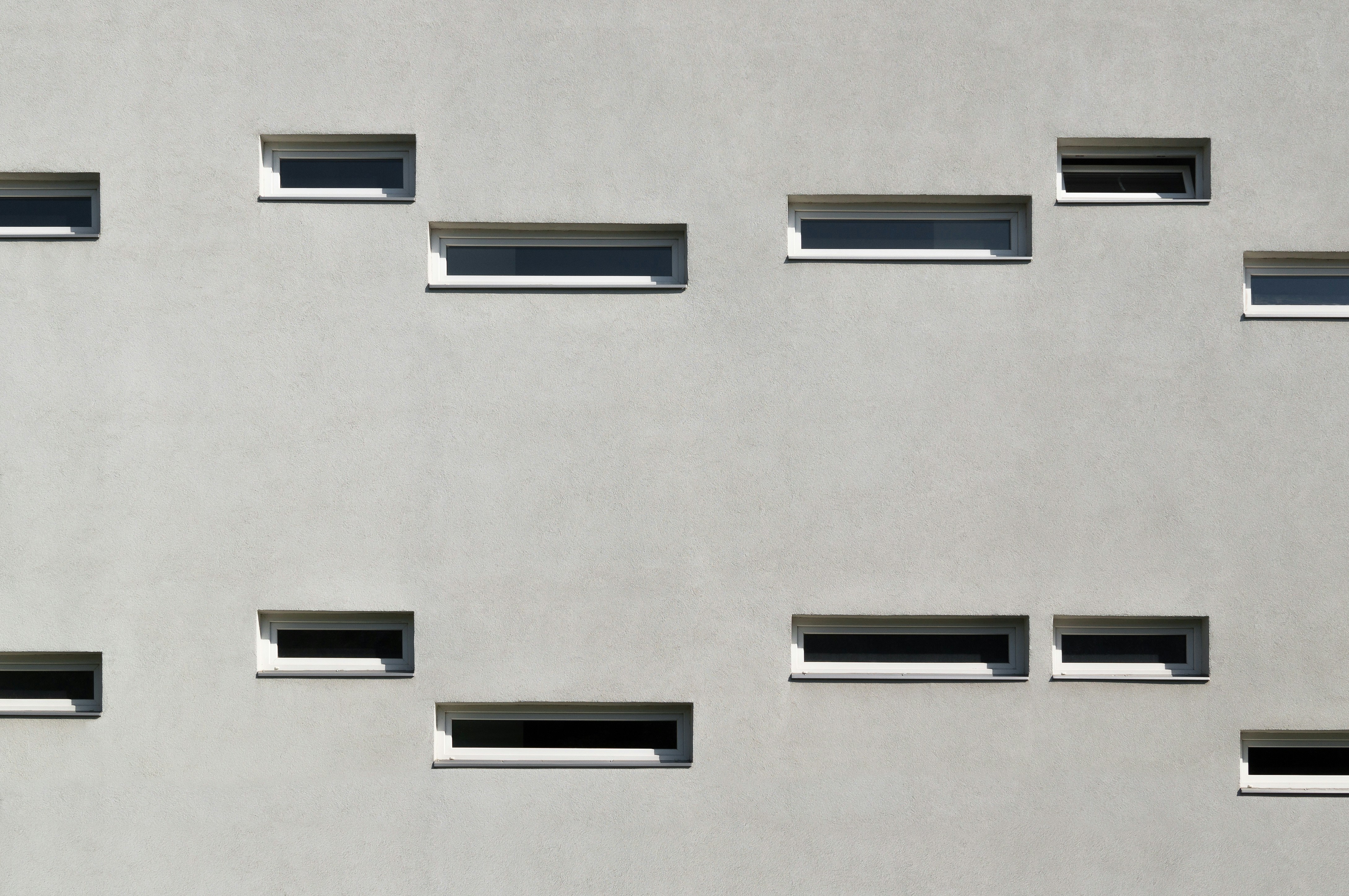 Muestreo conformacional y puntuación automatizados mediante técnicas híbridas de Monte Carlo y gradiente para la optimización del líder