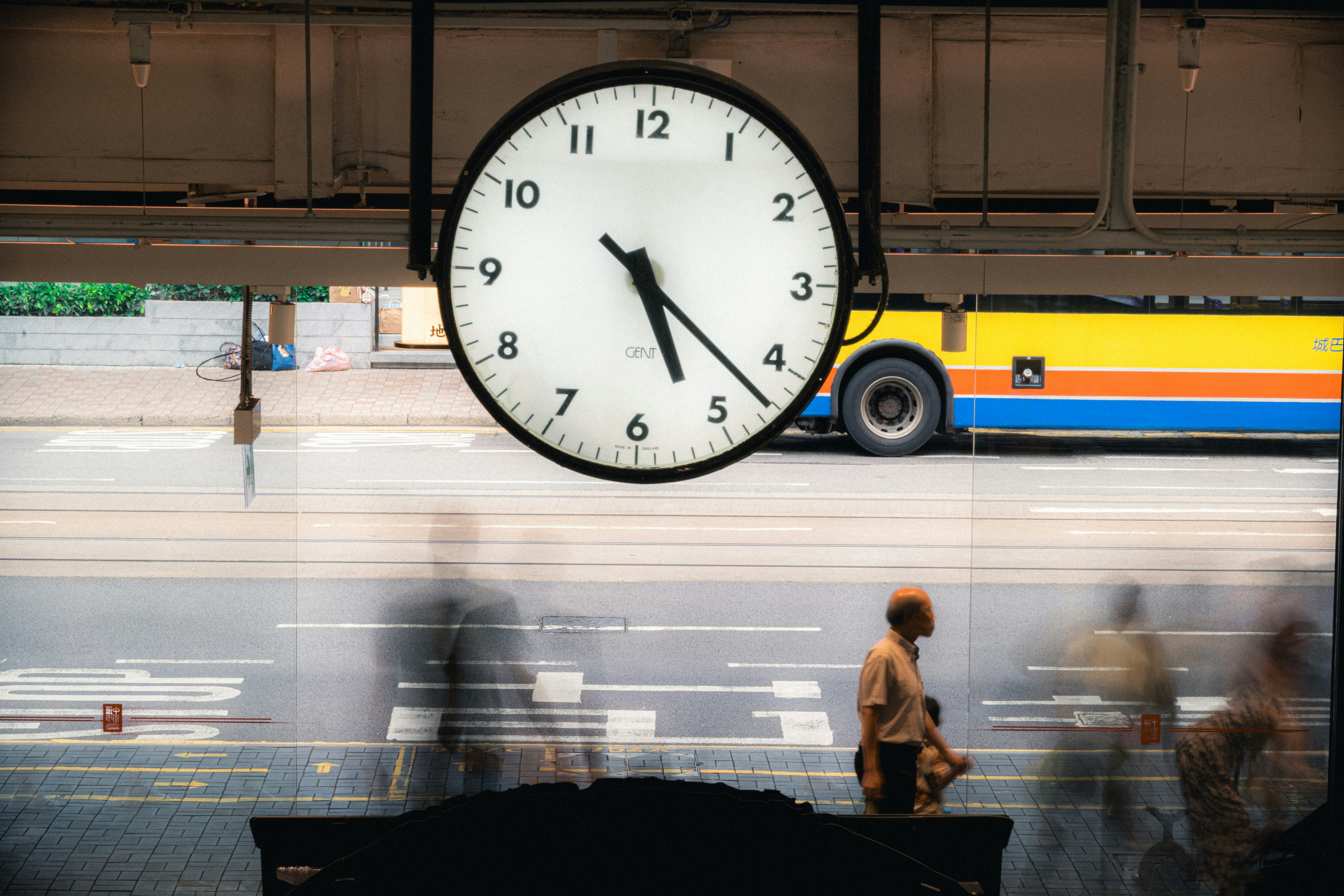 ¿Qué tan fácilmente puede adaptarse la automatización del seguimiento del tiempo a mi flujo de trabajo de la empresa?