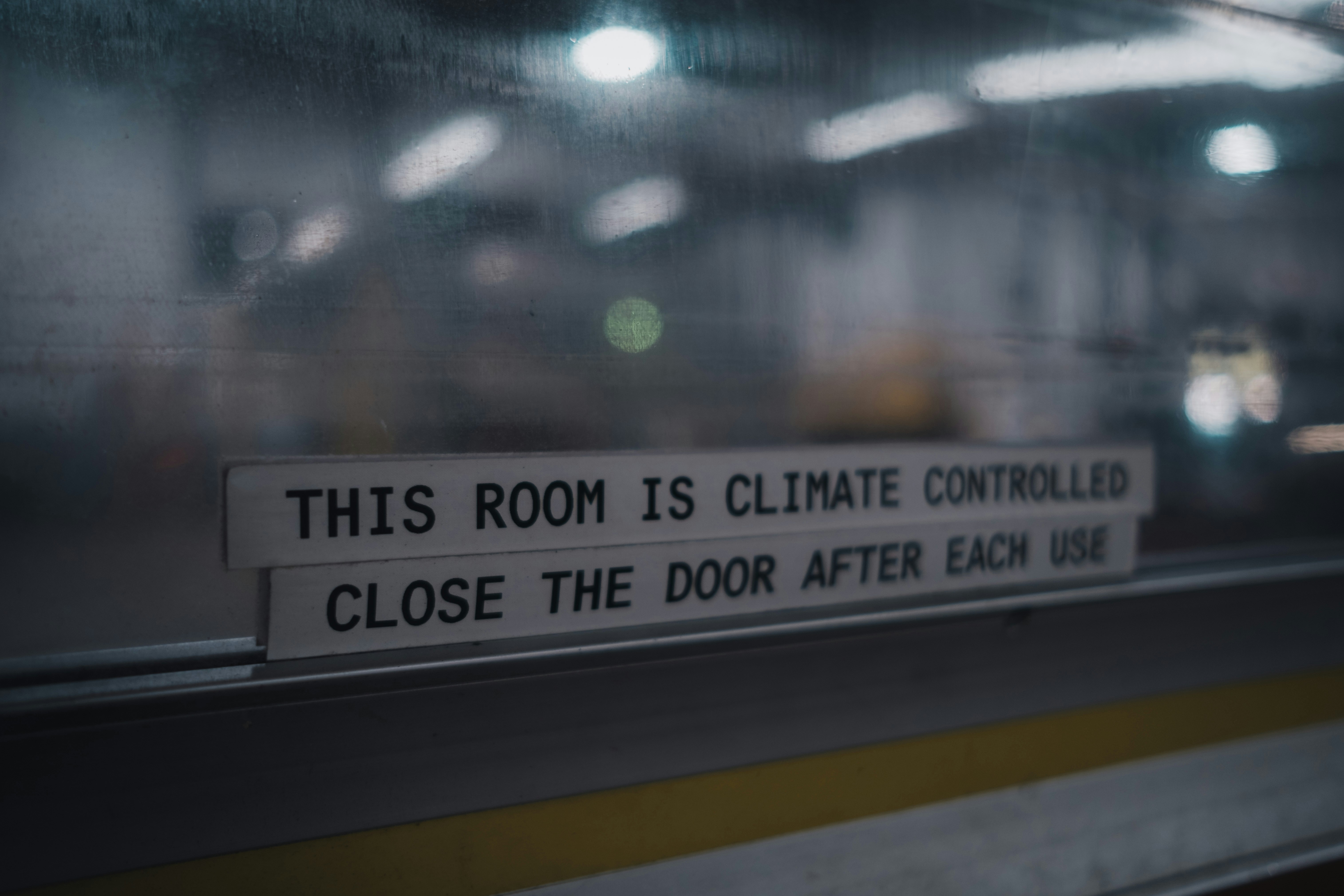 ¿Cómo automatiza el soporte de escalada de tickets críticos para la sostenibilidad y eficiencia?