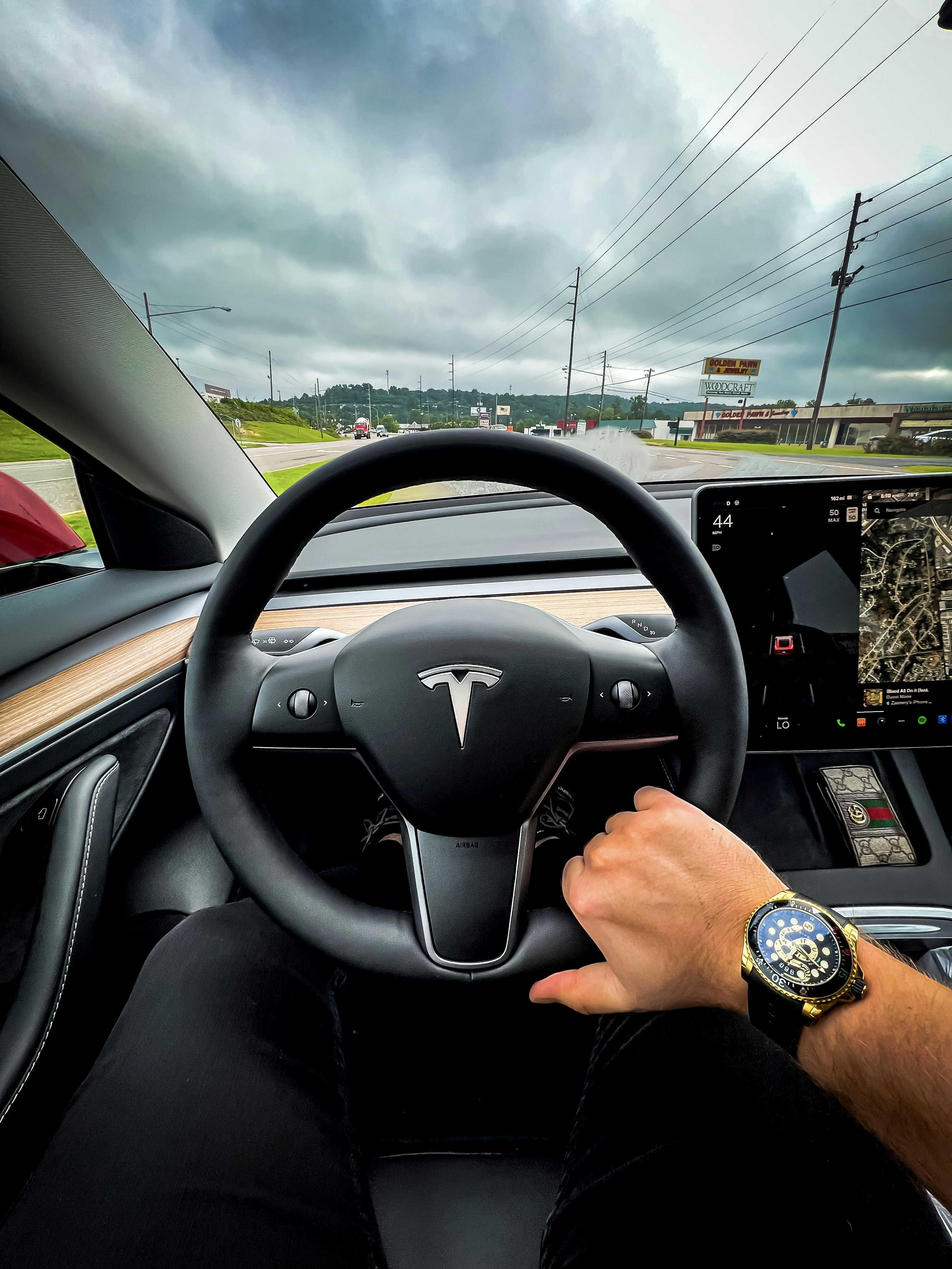 El título: Las amenazas de Elon Musk se han cumplido: el futuro del transporte está aquí