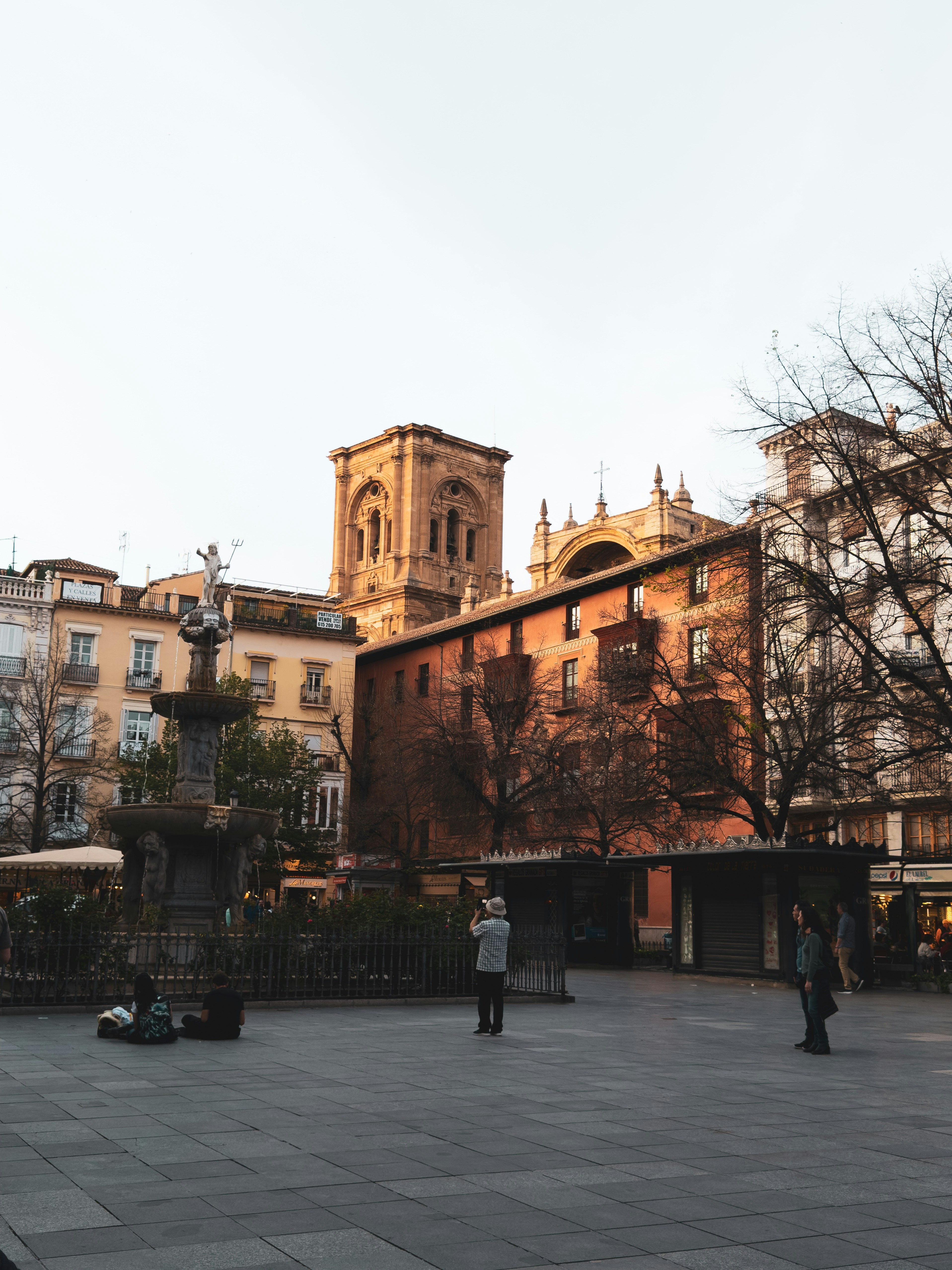 avatar digital para atención al cliente en Granada