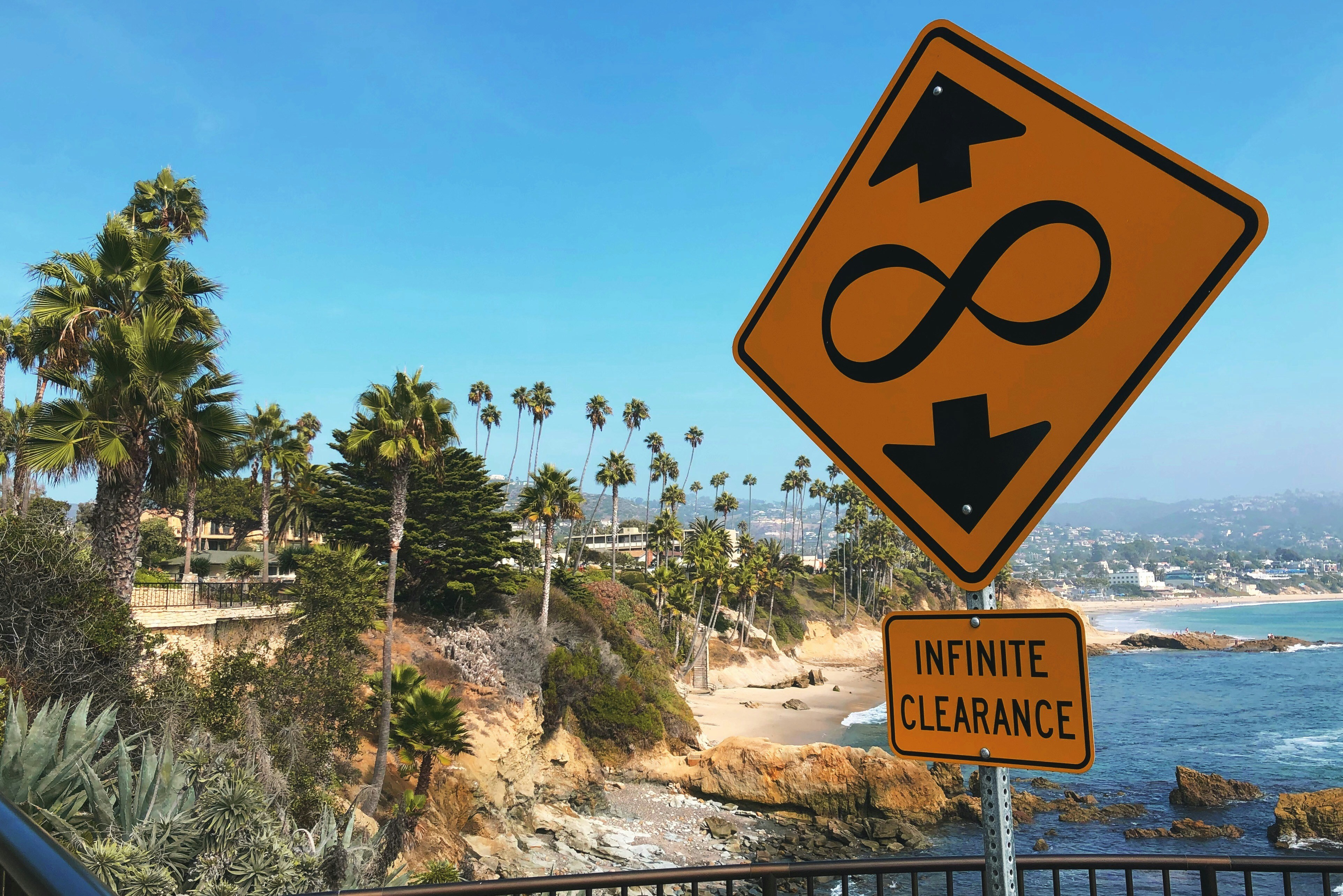 ¿Cómo puede la automatización de seguimientos salientes apoyar objetivos ambientales?