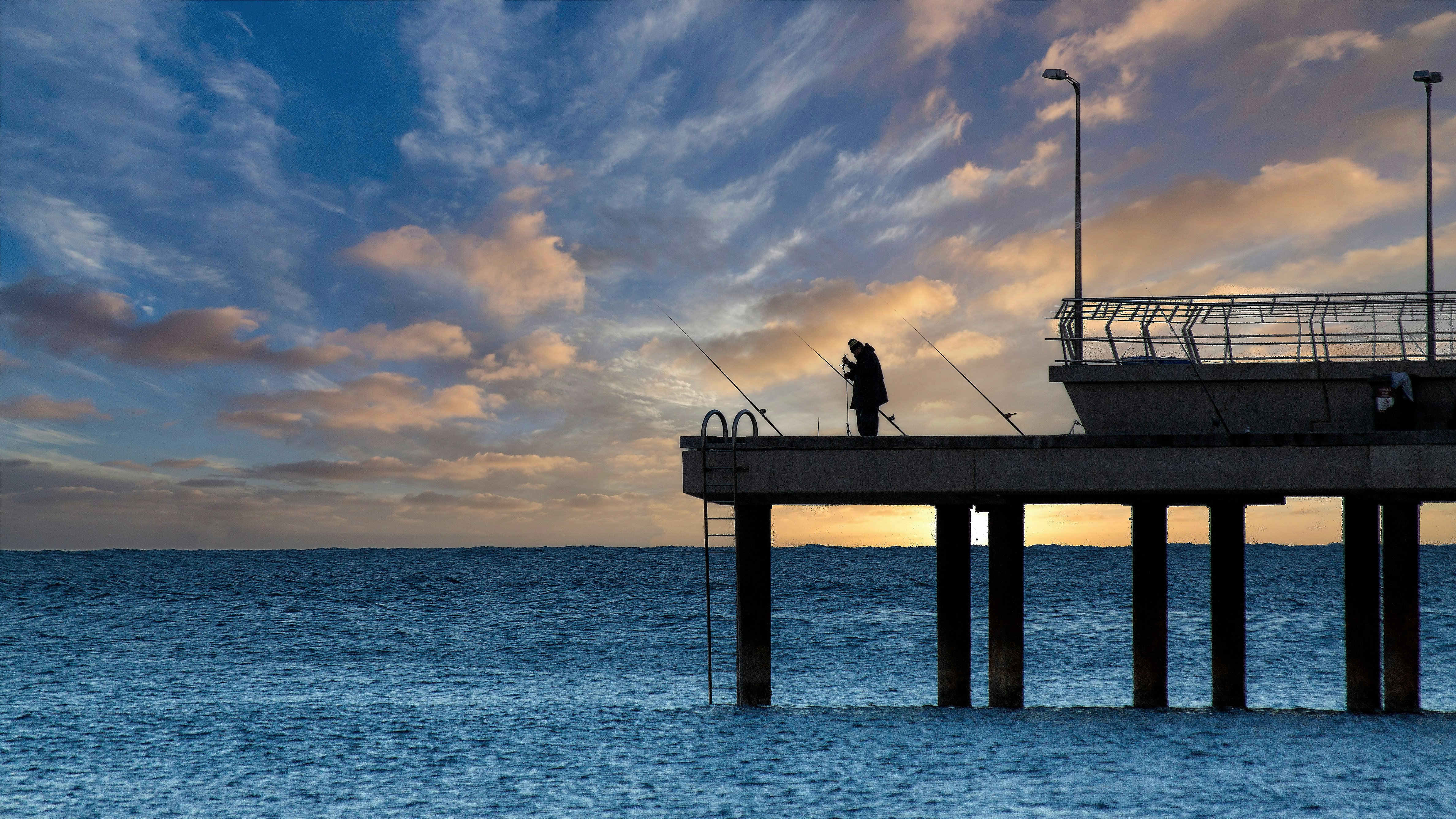 Por qué el desarrollo de software híbrido + offshore gana en 2025