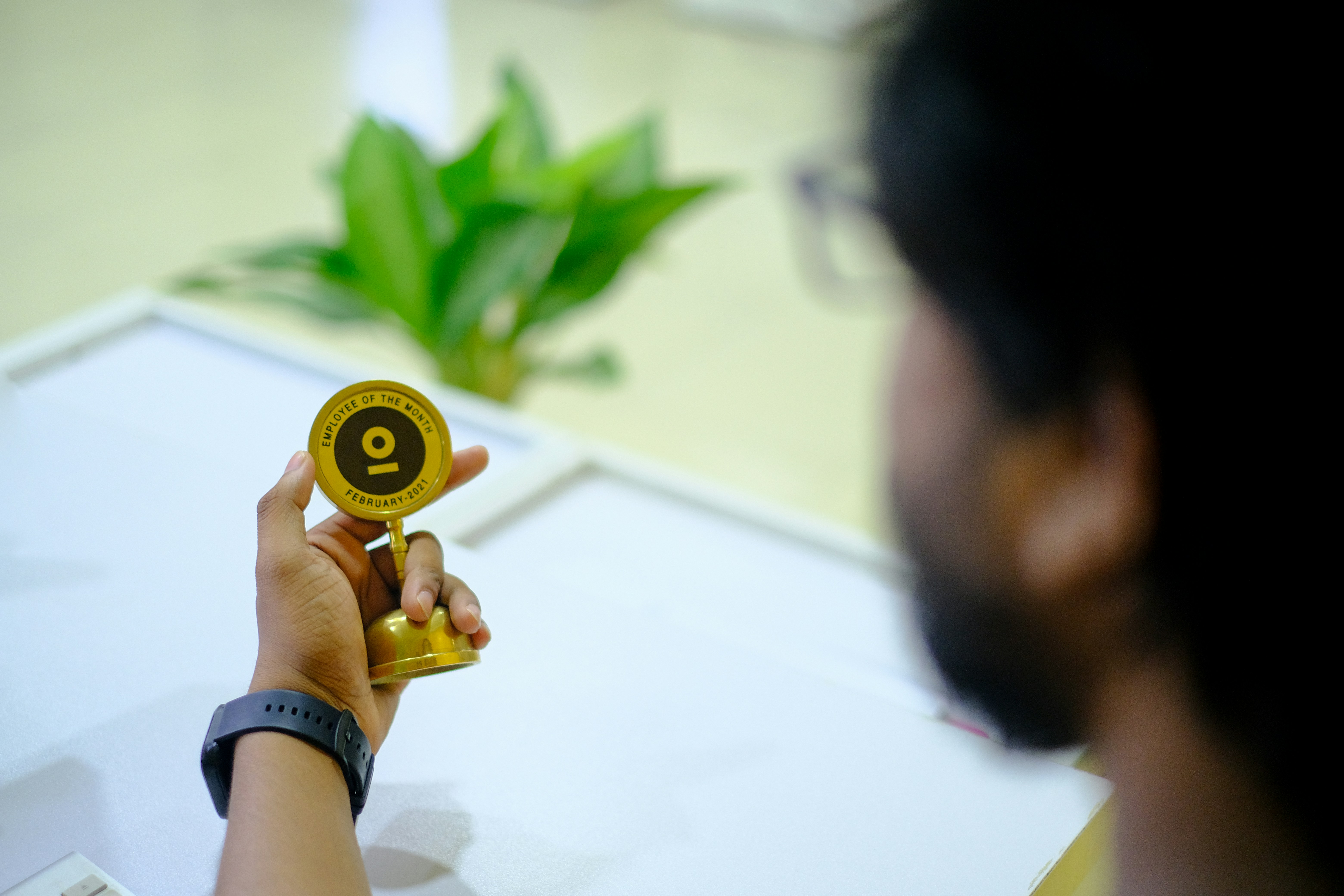 Por qué la verificación de cadena de bloques podría eliminar el problema de los títulos falsos del valor de $22 mil millones en Indonesia
