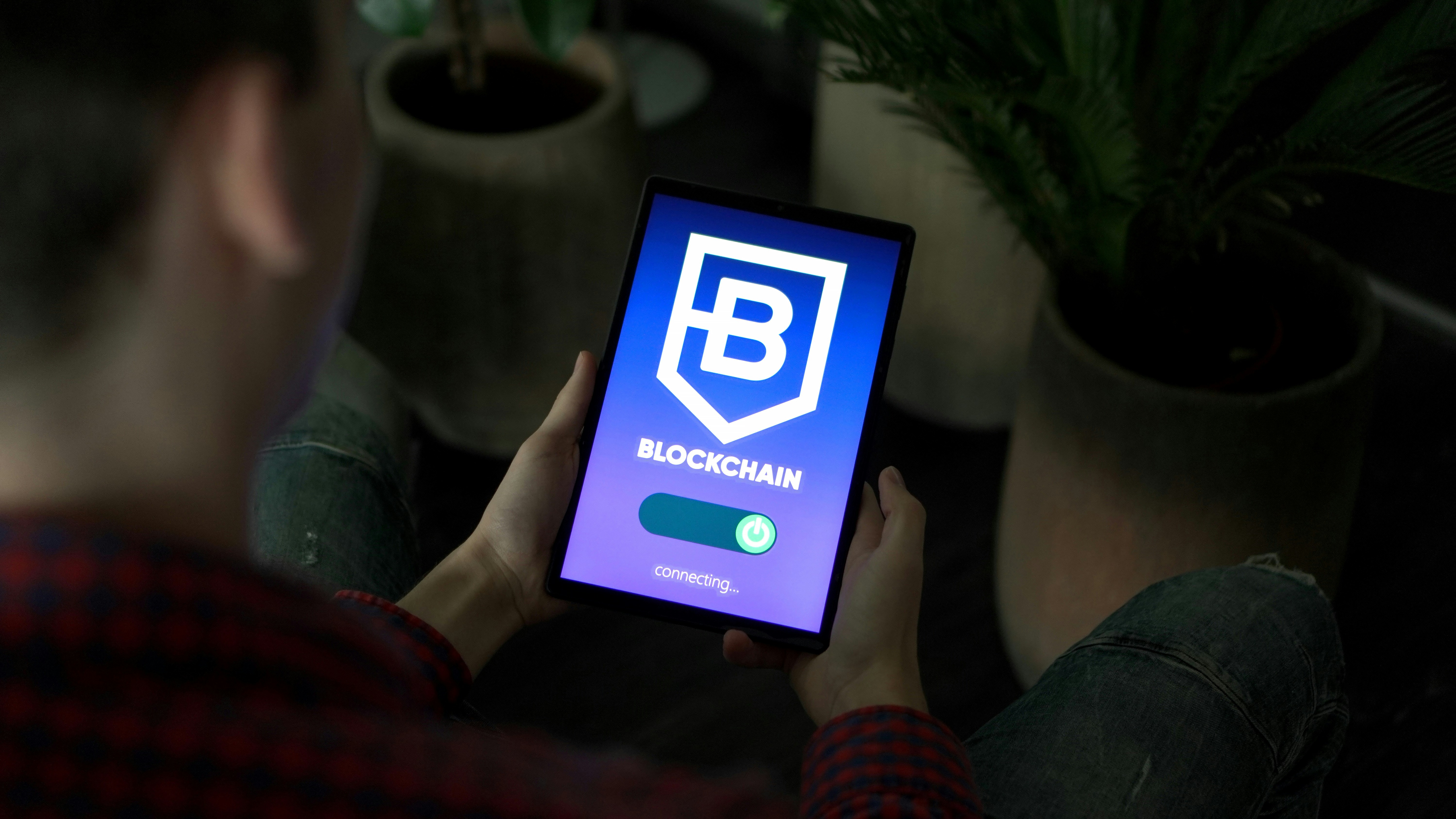 BlockGen: Modelado flexible de secuencias por bloques con muestreadores híbridos