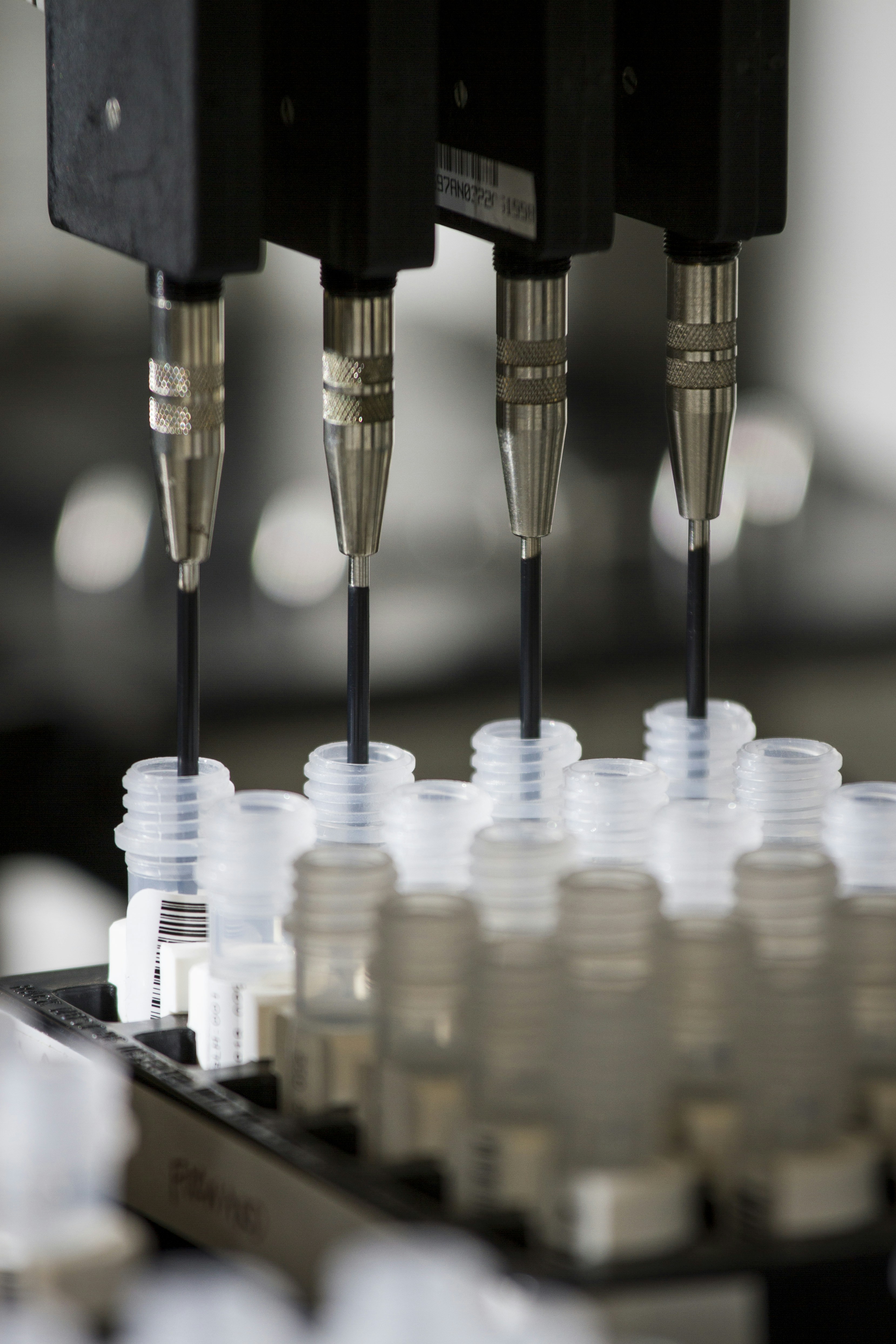 Calibración sin etiquetas en pruebas múltiples
