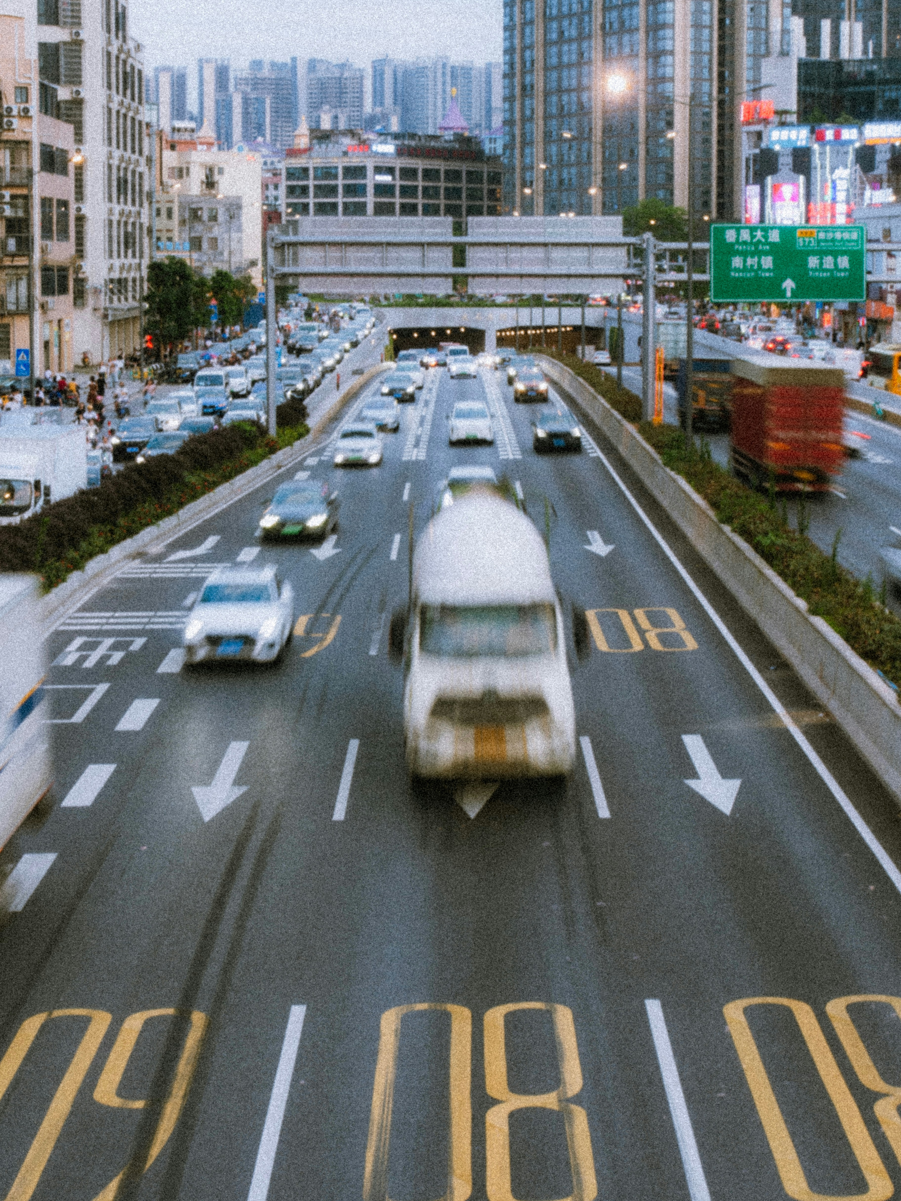 Calibrar simulación de tráfico urbano con datos escasos mediante optimización genética