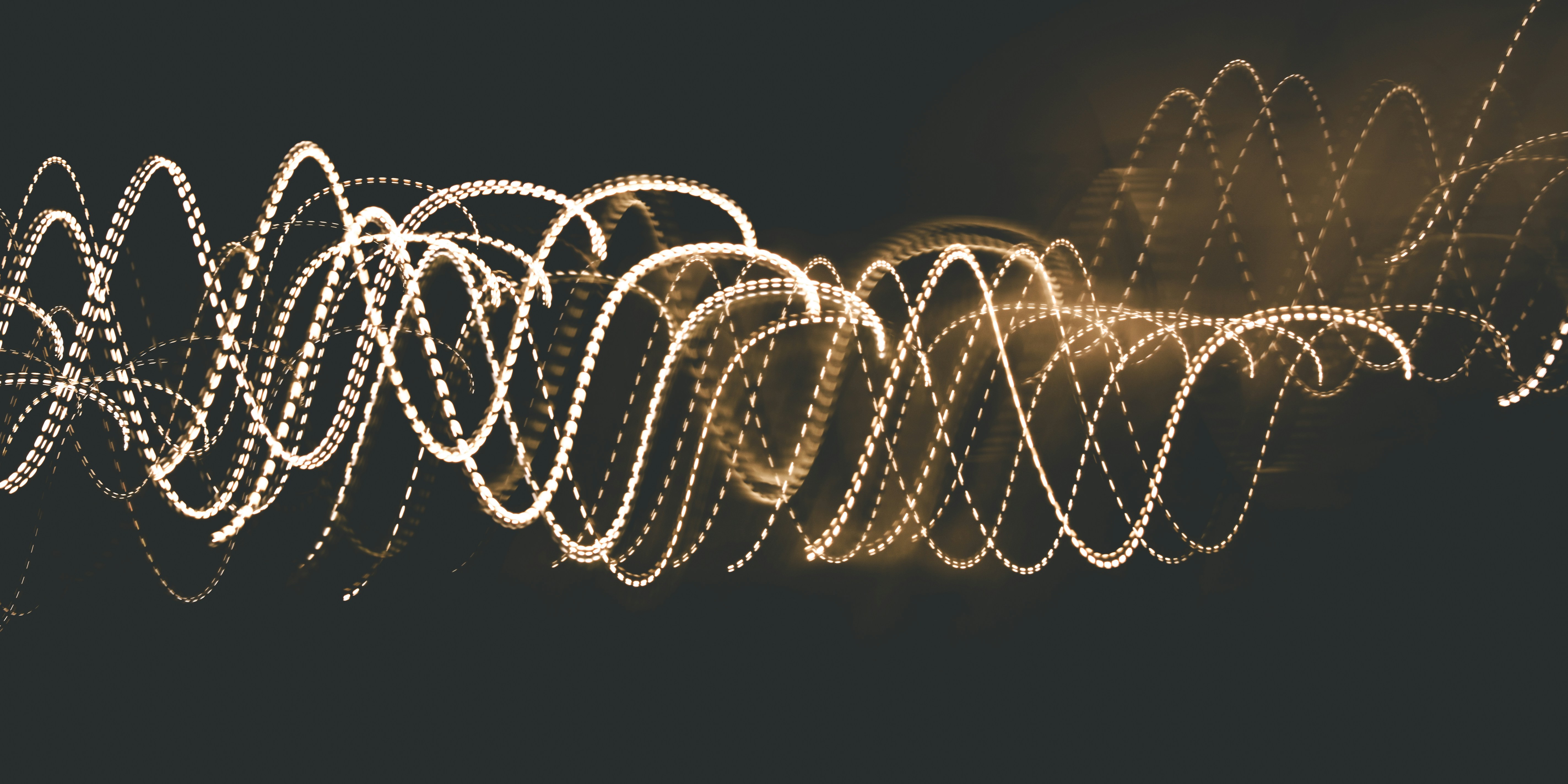 Más allá de los límites de turnos: Entrenando agentes de búsqueda profunda con ventana de contexto dinámico