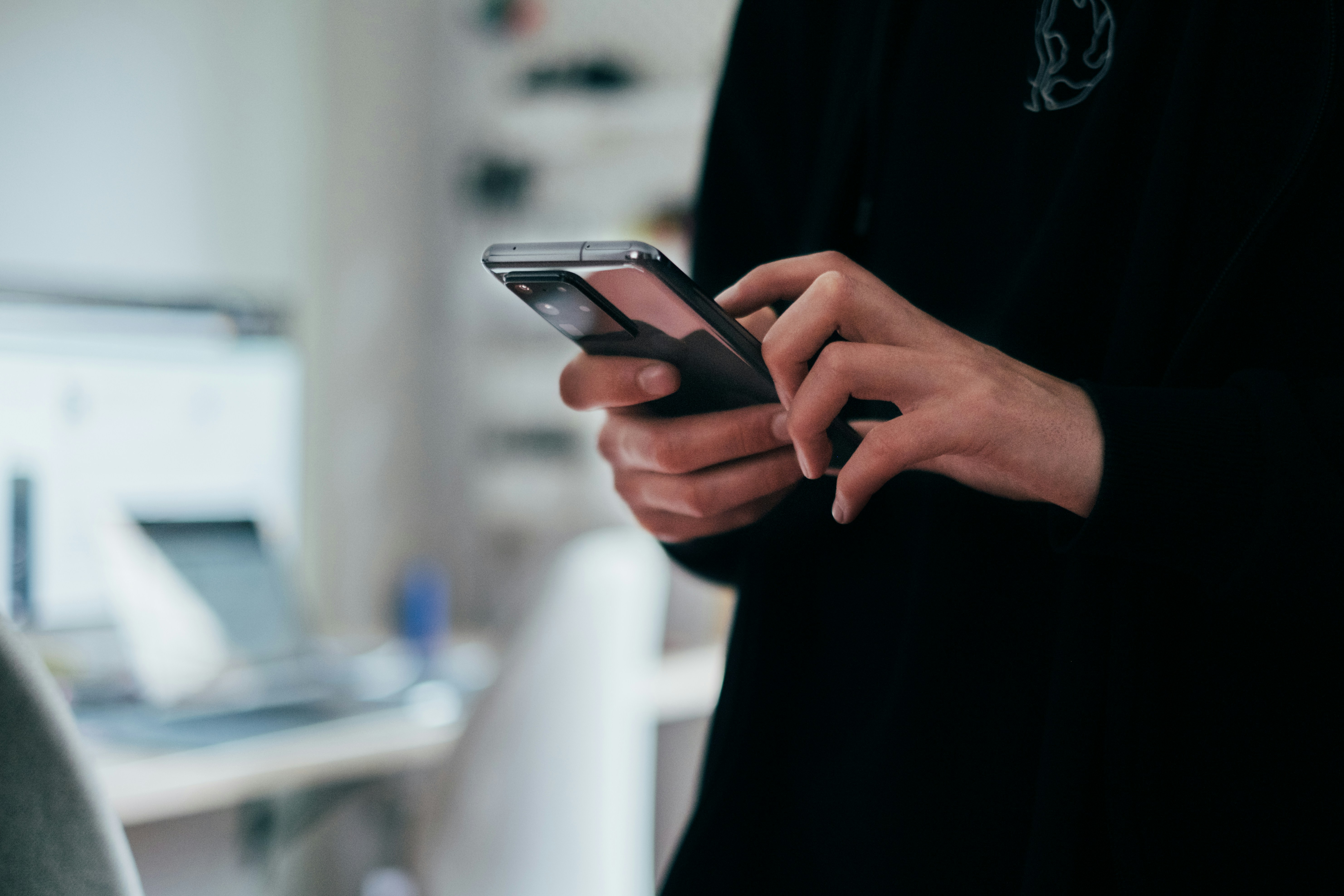 CAPED: Defensa Contextual de Privacidad para GUI Móviles