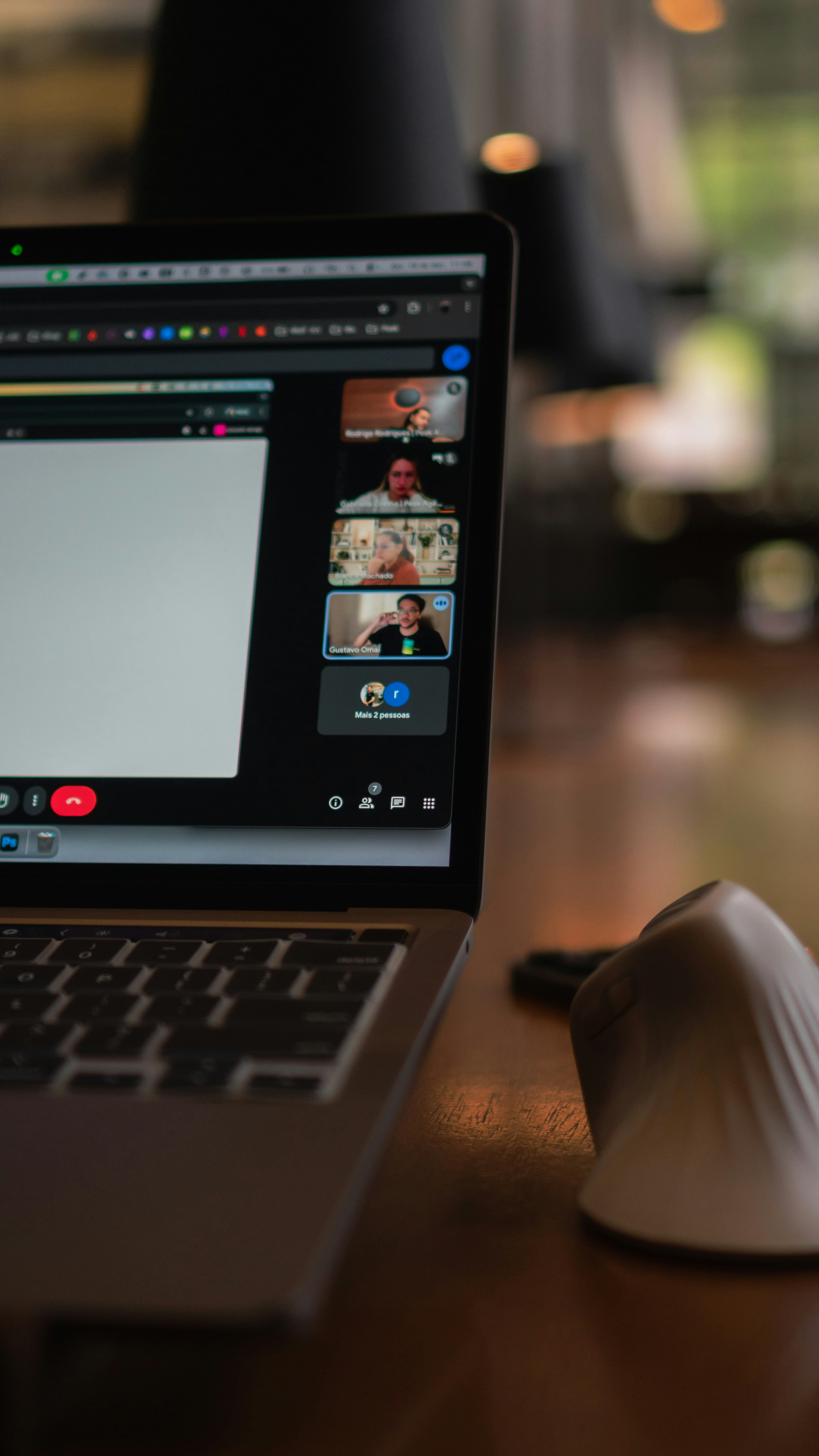 ¿Chat en vivo con IA compatible con trabajo remoto o híbrido?