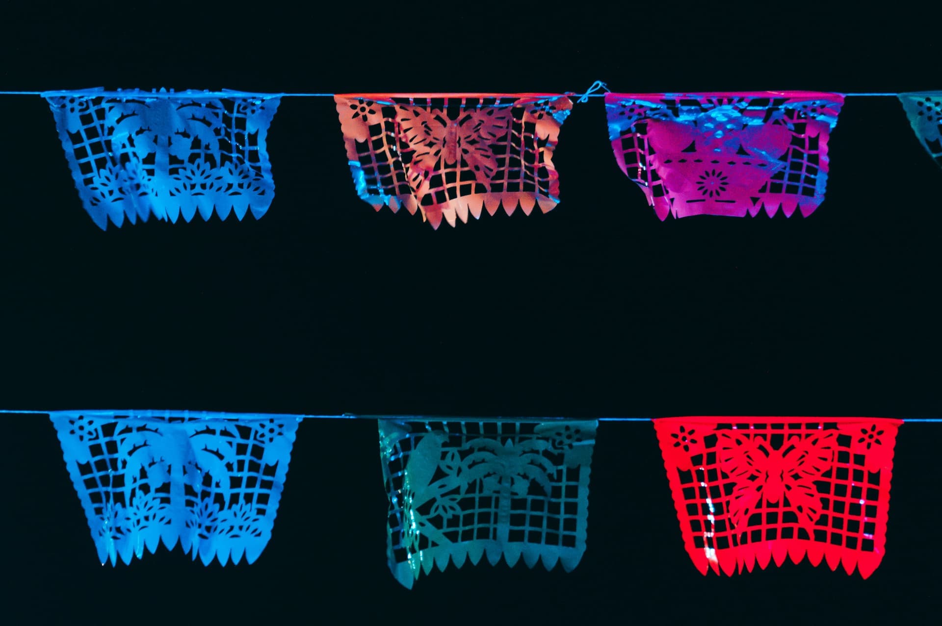 Clasificación de defectos impulsada por aprendizaje profundo en empaquetado a nivel de oblea utilizando imágenes multi-espectrales