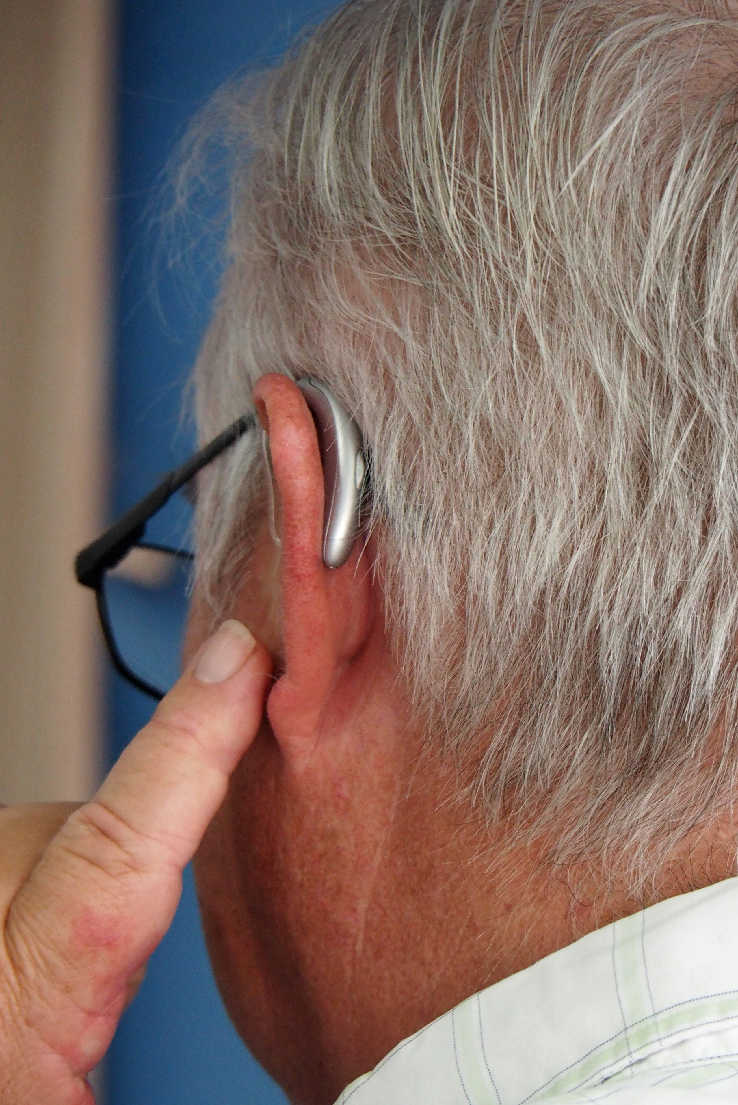 Cochlear conecta la inteligencia artificial en sus operaciones globales de centro de contacto